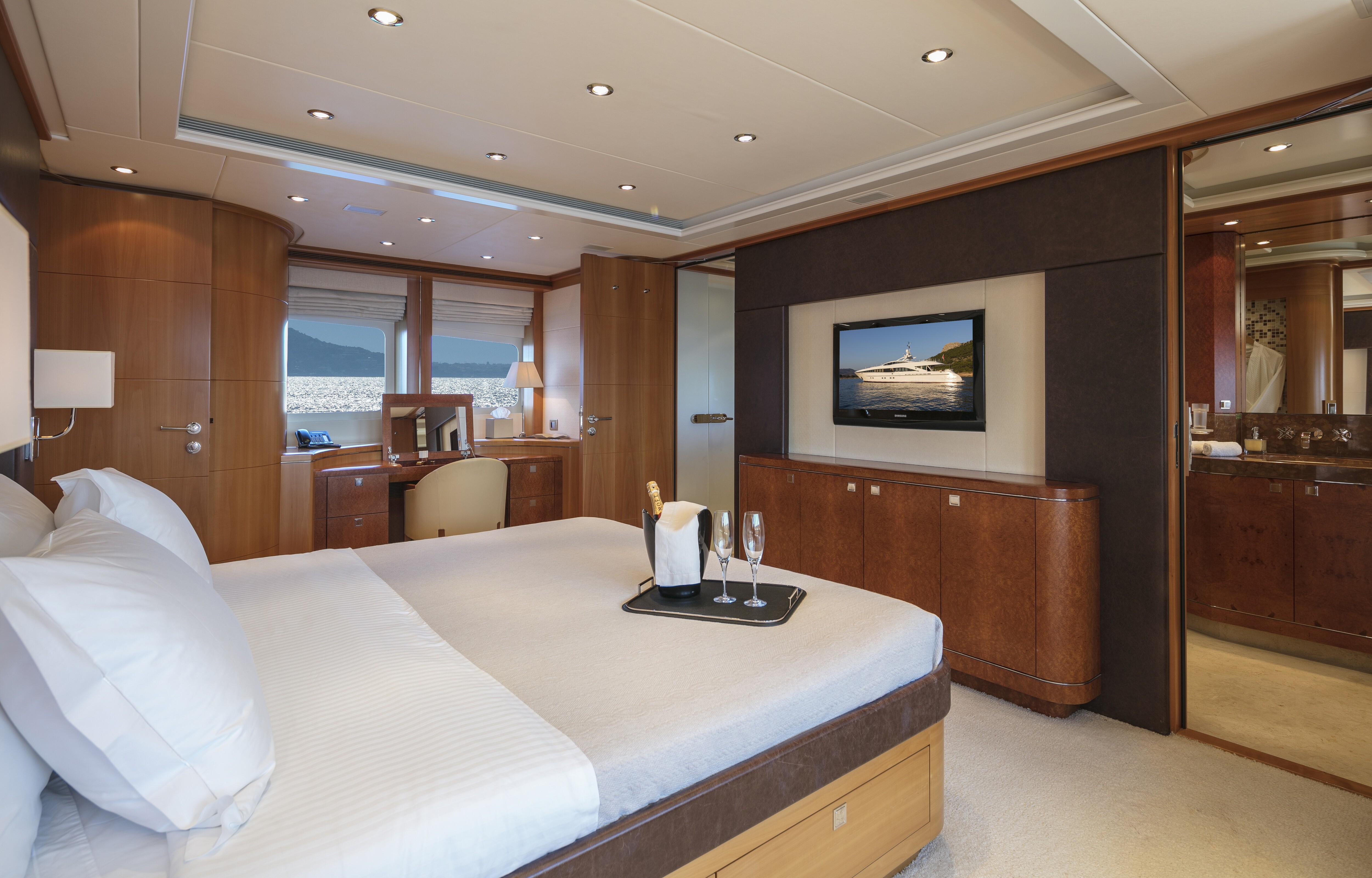 L'Équinox interior luxury yacht charter