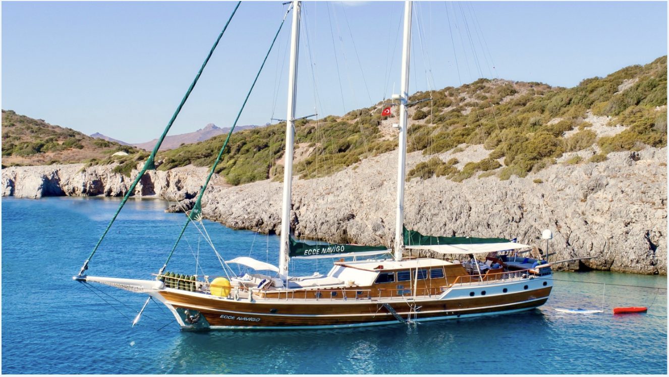 Ecce Navigo deck dining area