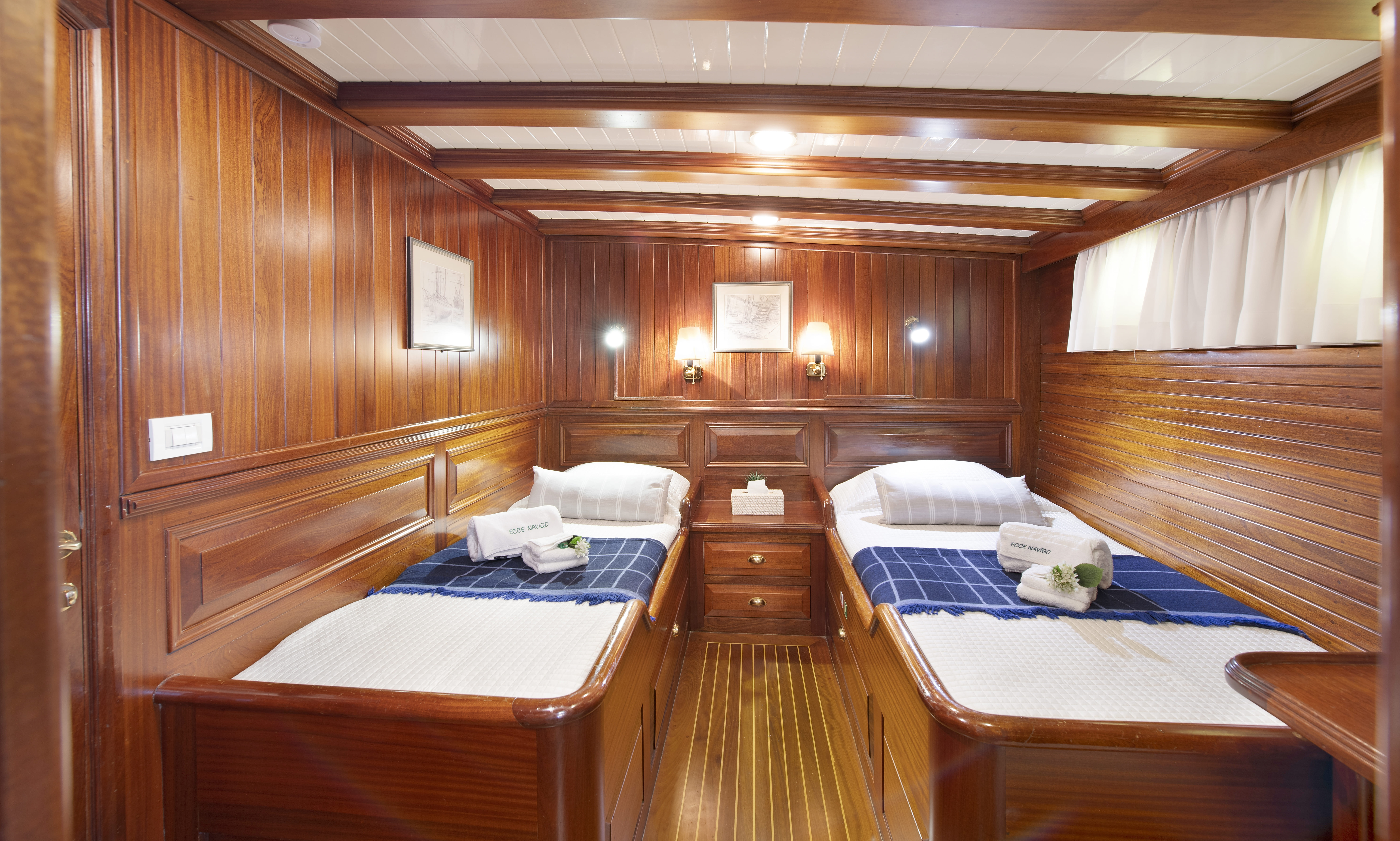 Ecce Navigo interior cabin