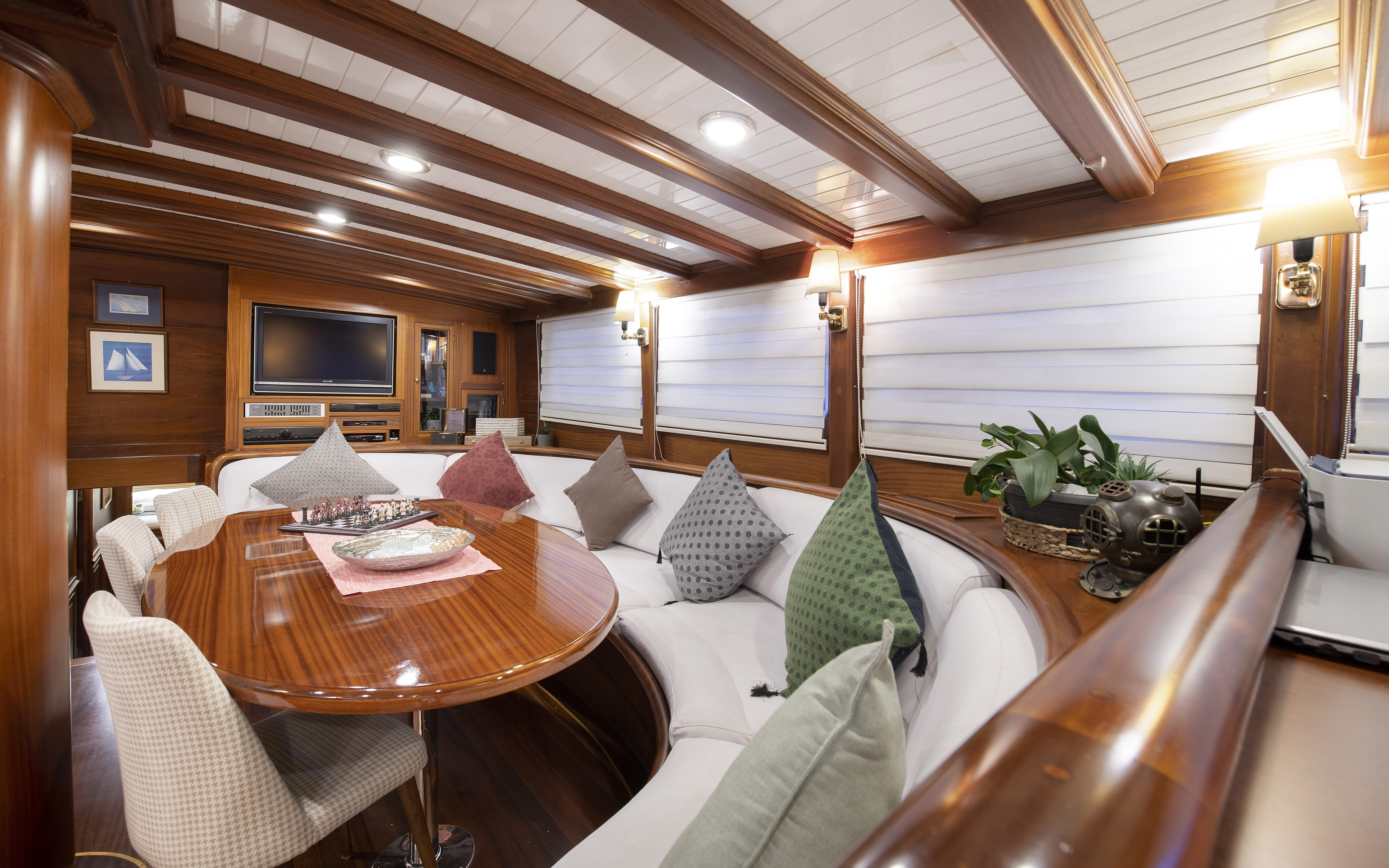 Ecce Navigo water toys and swimming platform