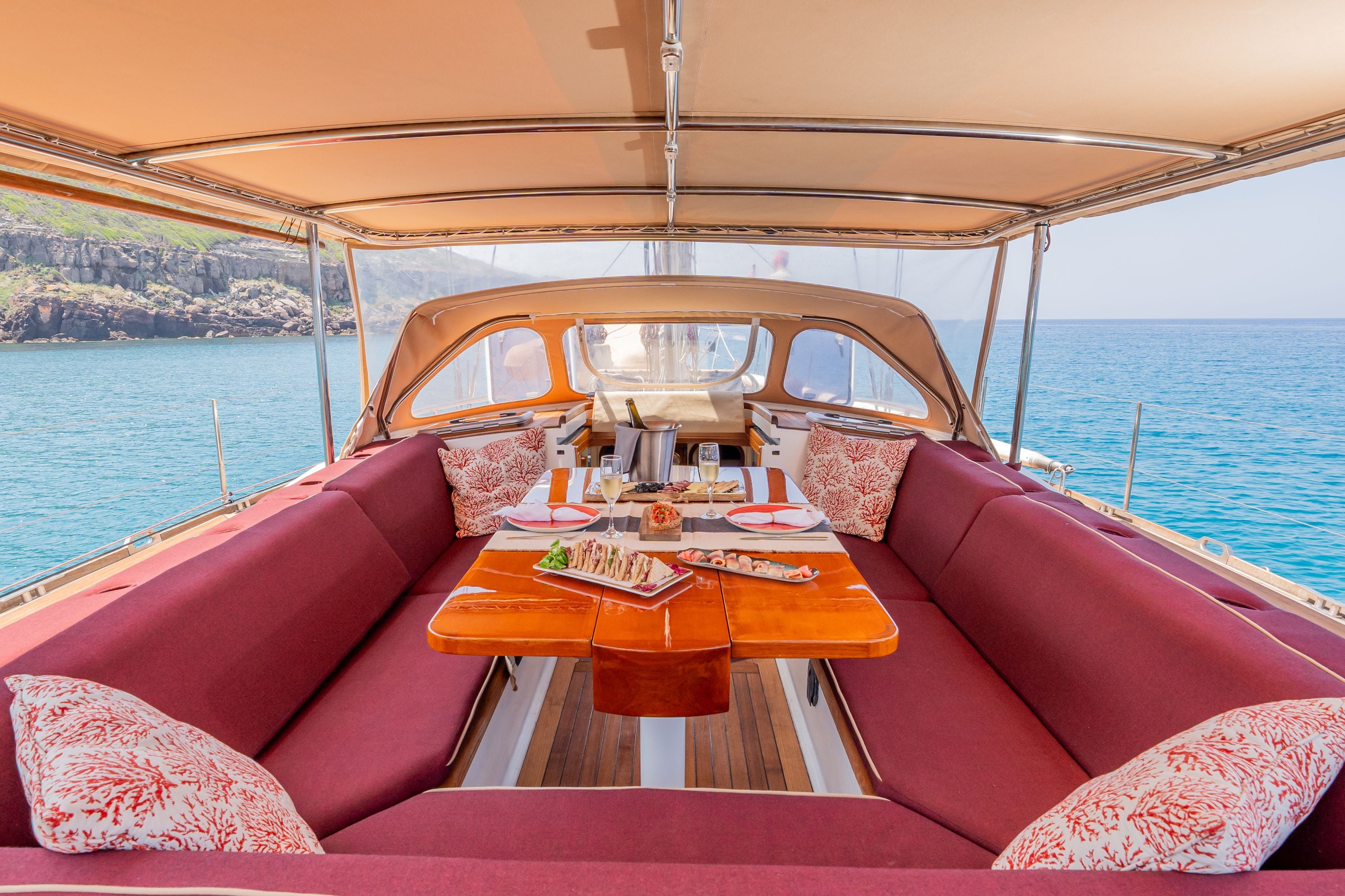 LILLA yacht interior salon