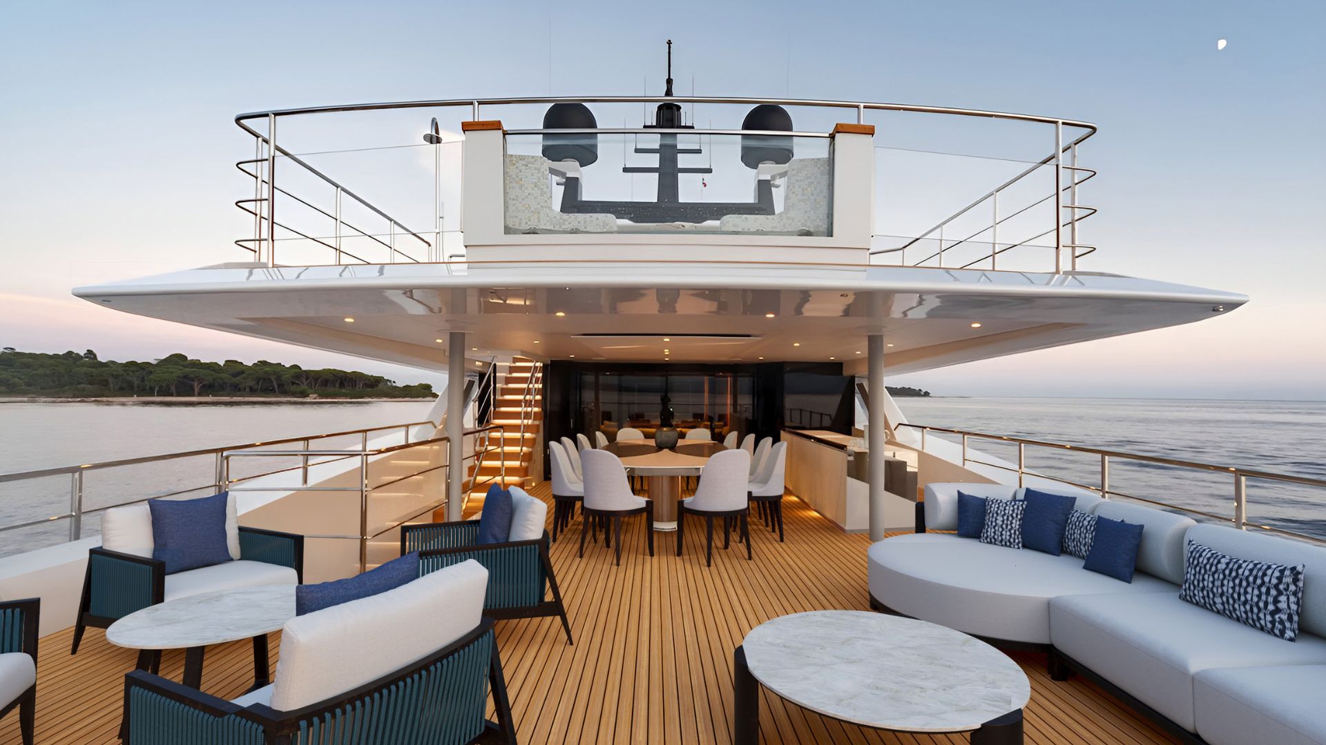 Mayva sundeck luxury yacht charter