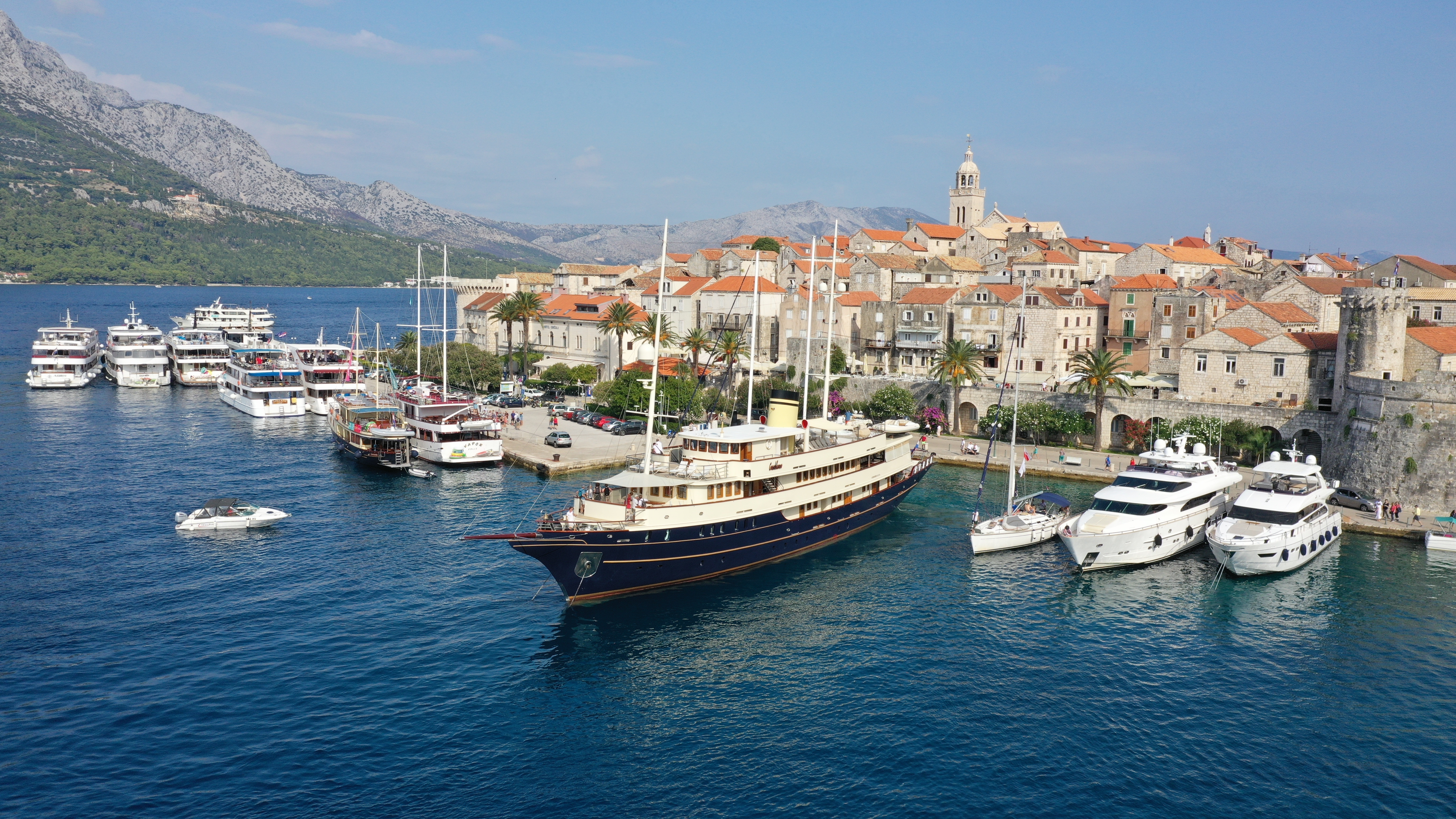 Croatian coastal scenery perfect for yacht charters