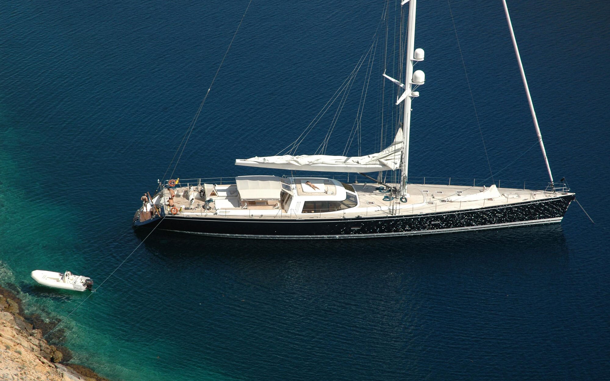 Vaimiti yacht interior
