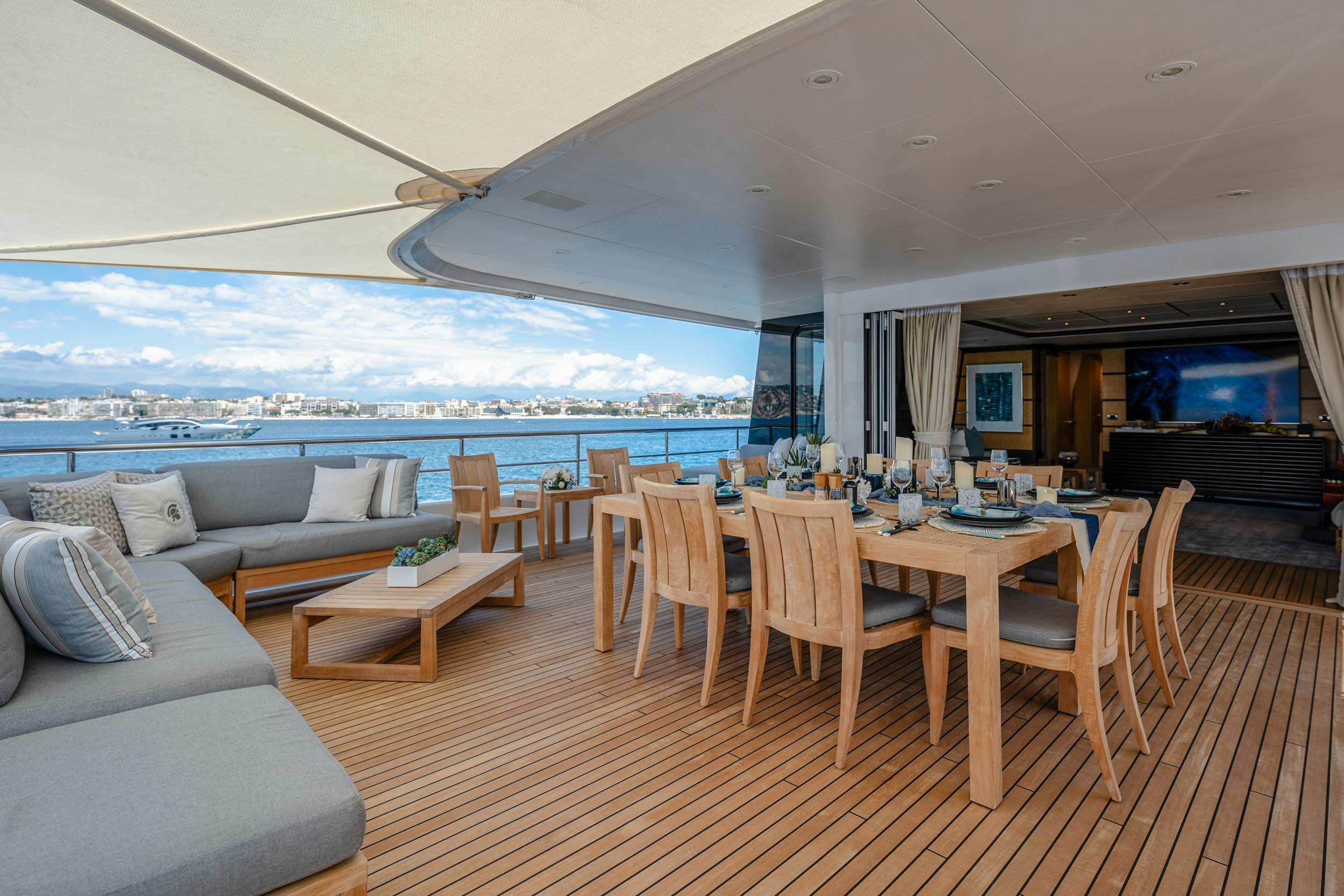 Gladiator main deck stateroom interior