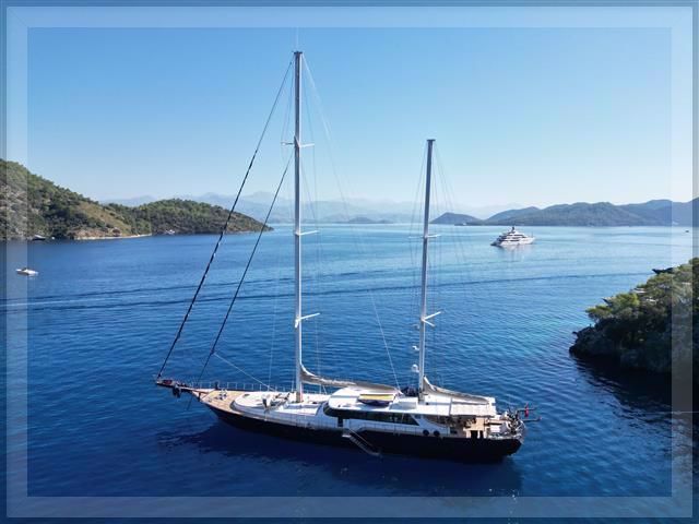Perla Del Mare deck and water toys luxury charter