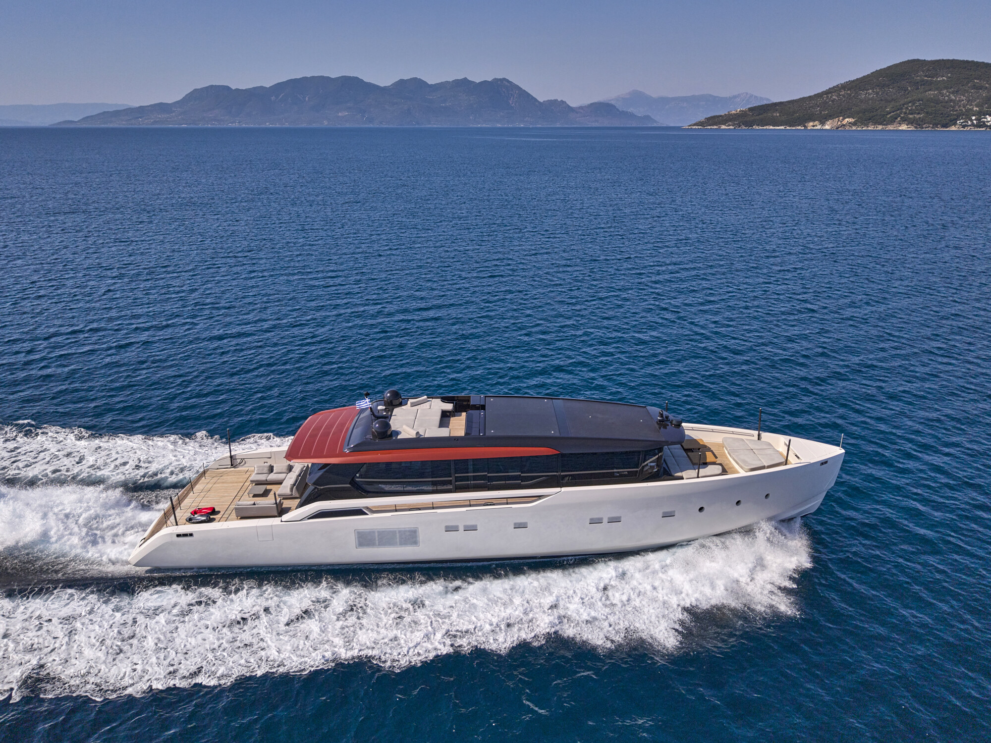 Bestia Sanlorenzo SP110 aft deck and beach club