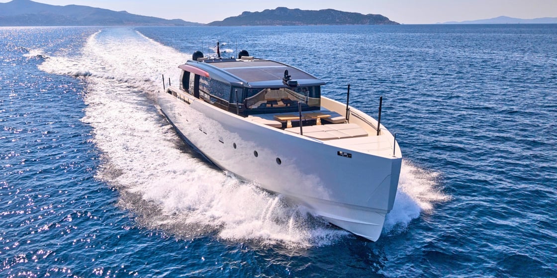 Bestia Sanlorenzo SP110 interior lounge salons