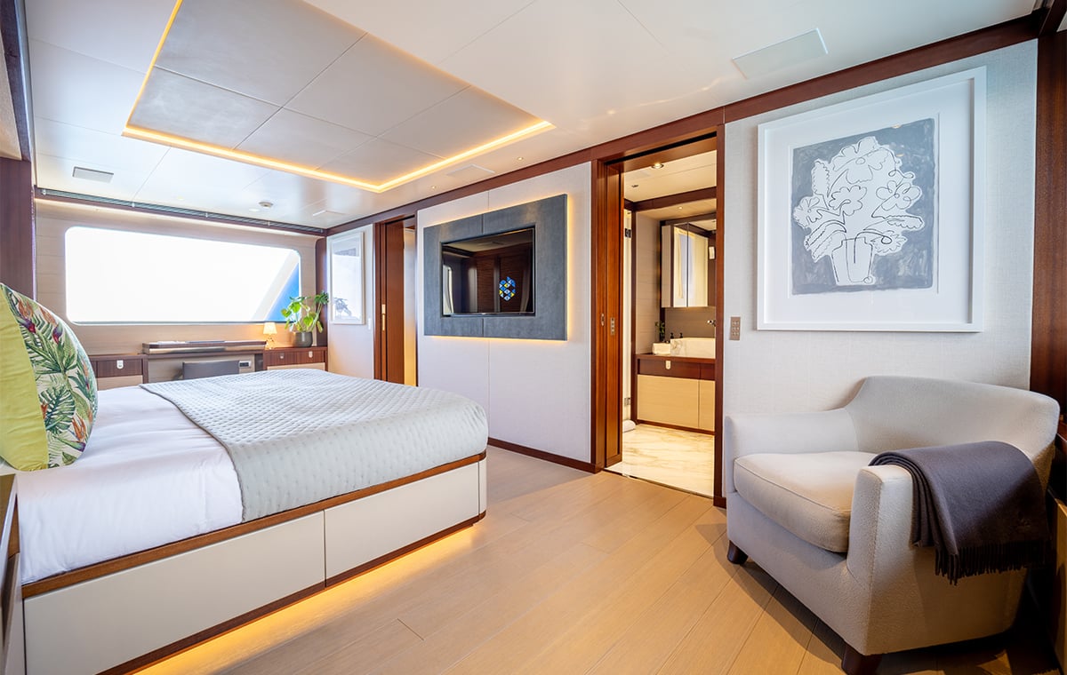 Moka expedition yacht deck and infinity pool