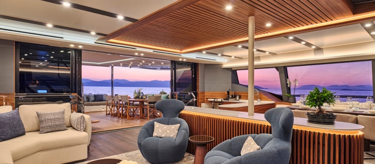 Alina flybridge lounge and bar