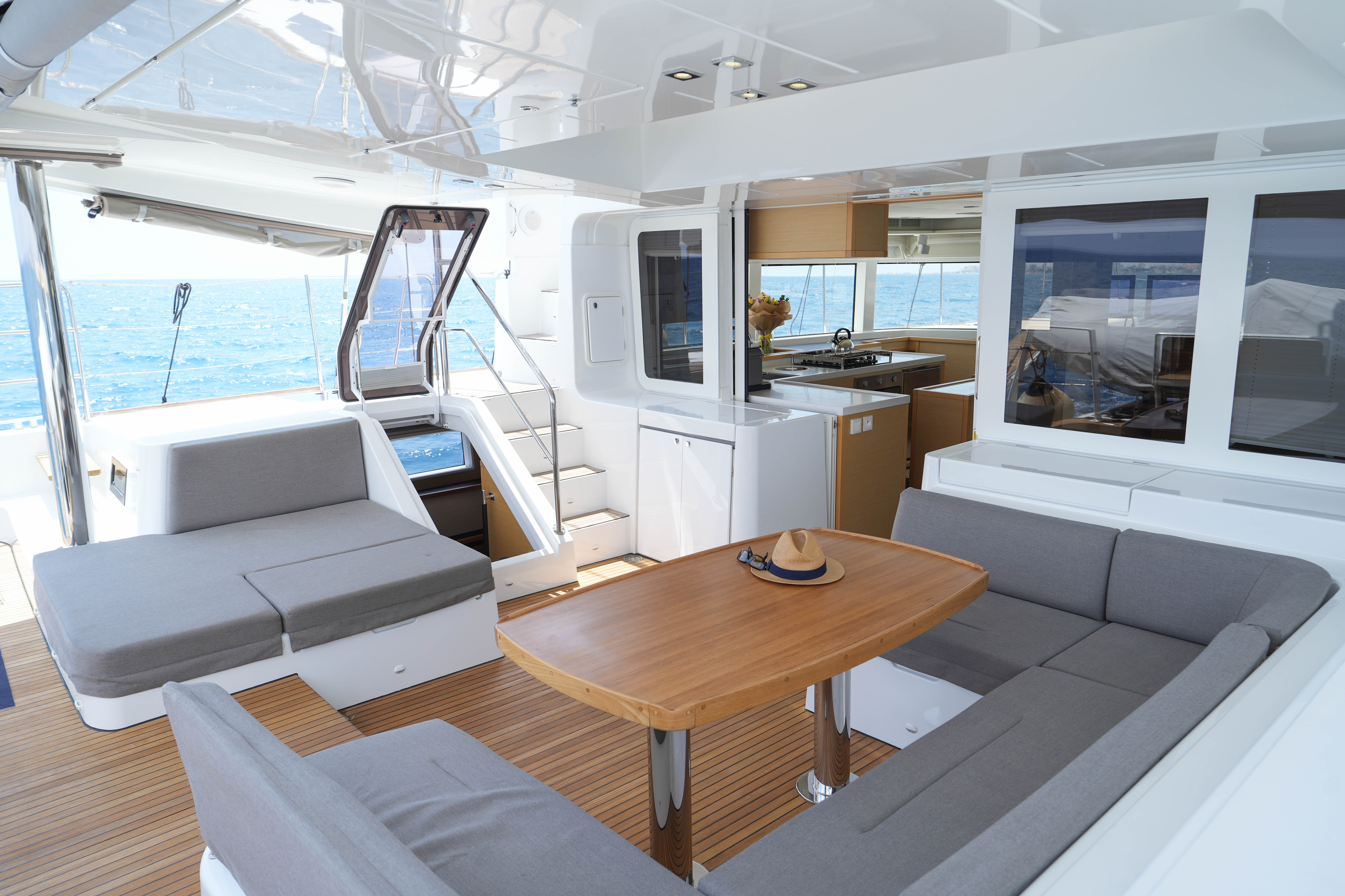 Lady Vaso 3 interior cabin