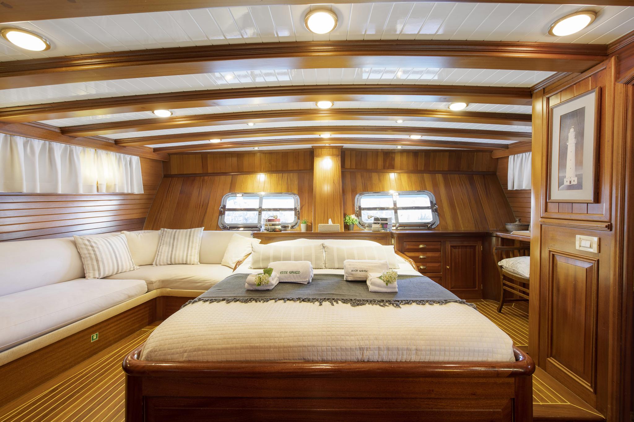 Ecce Navigo: Last-Minute Luxury Gulet Charter Deals for Greece 2026 — Exclusive Gulets journal