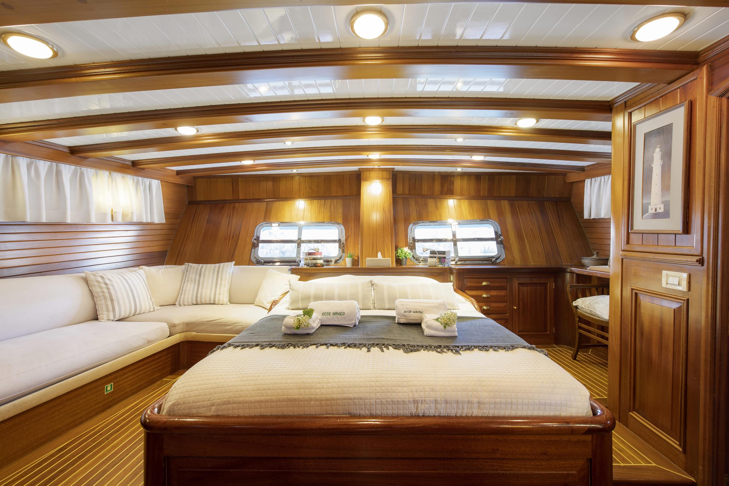 Ecce Navigo: Last-Minute Luxury Gulet Charter Deals for Greece 2026 — Exclusive Gulets journal