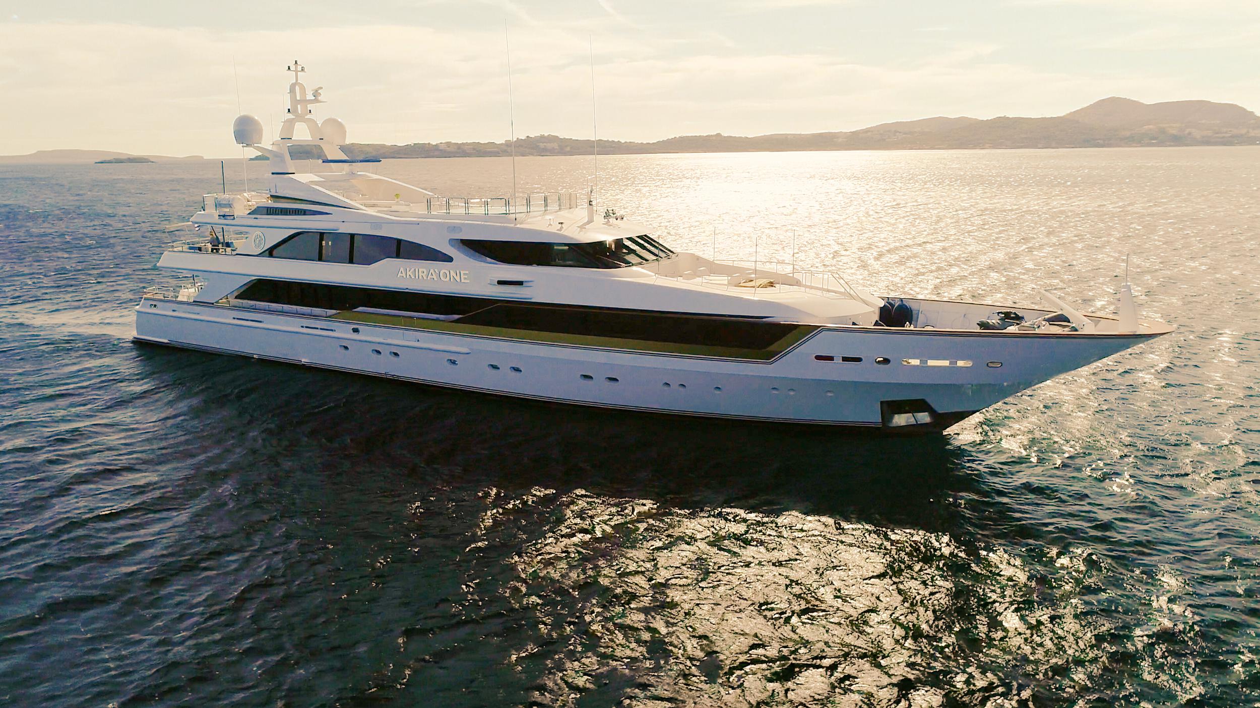 Akira One: Greece Yacht Charter with 10% Off This September — Exclusive Gulets journal