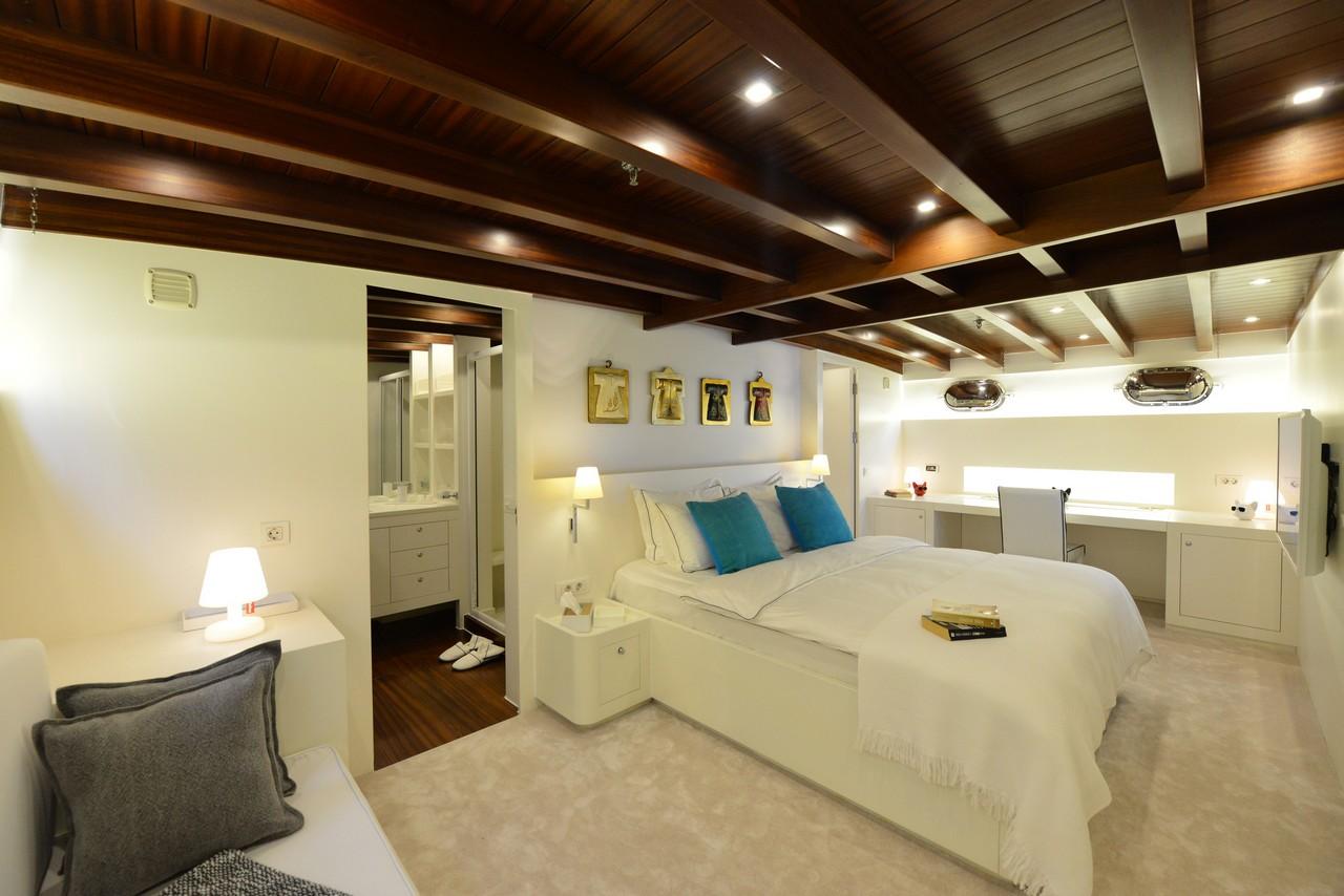 White Soul gulet accommodation interior cabin in Türkiye
