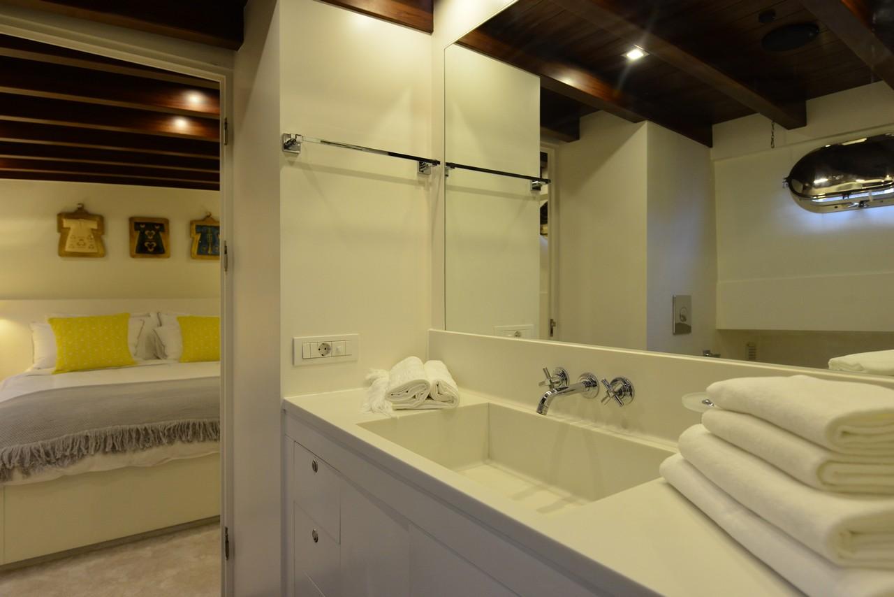 White Soul gulet accommodation interior cabin in Türkiye