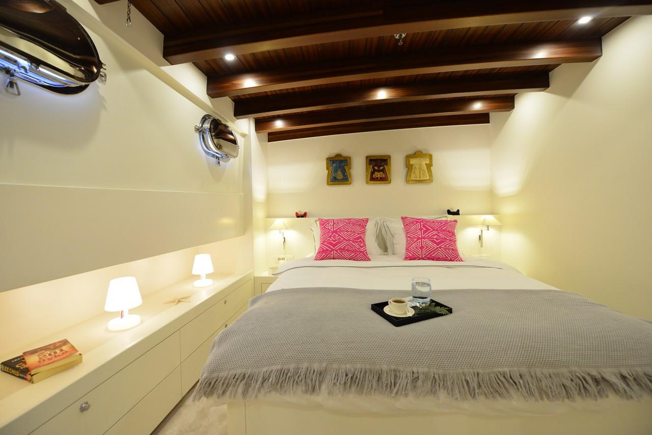 White Soul gulet accommodation interior cabin in Türkiye