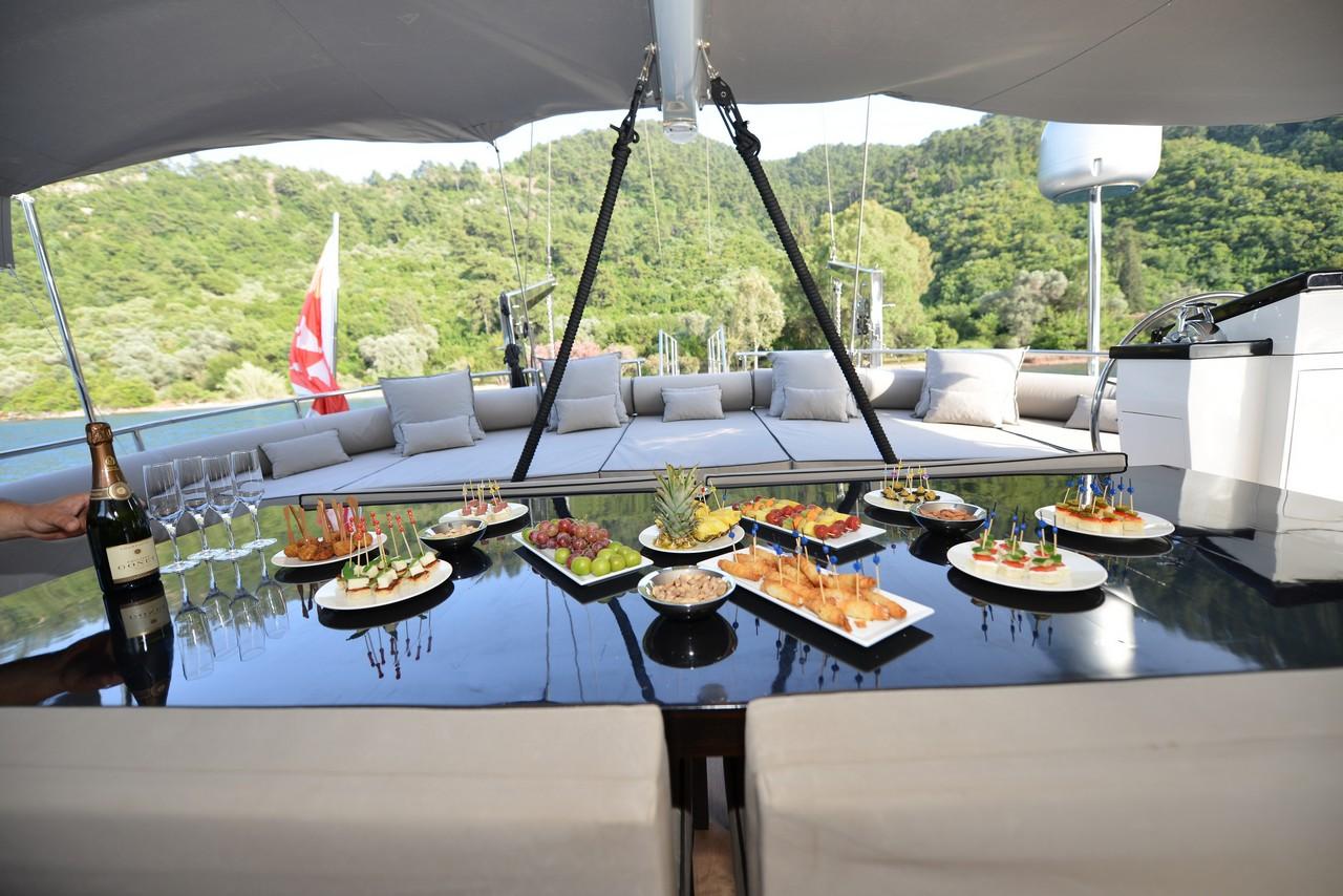 White Soul gulet amenities lifestyle dining in Türkiye