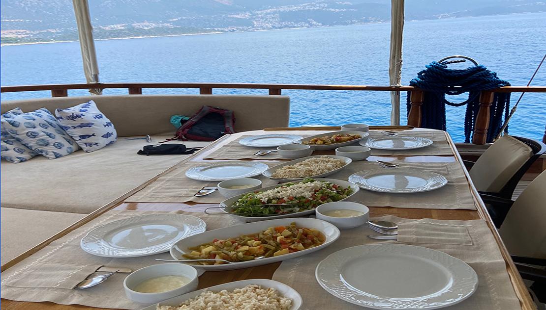 Balu gulet amenities lifestyle dining in Türkiye