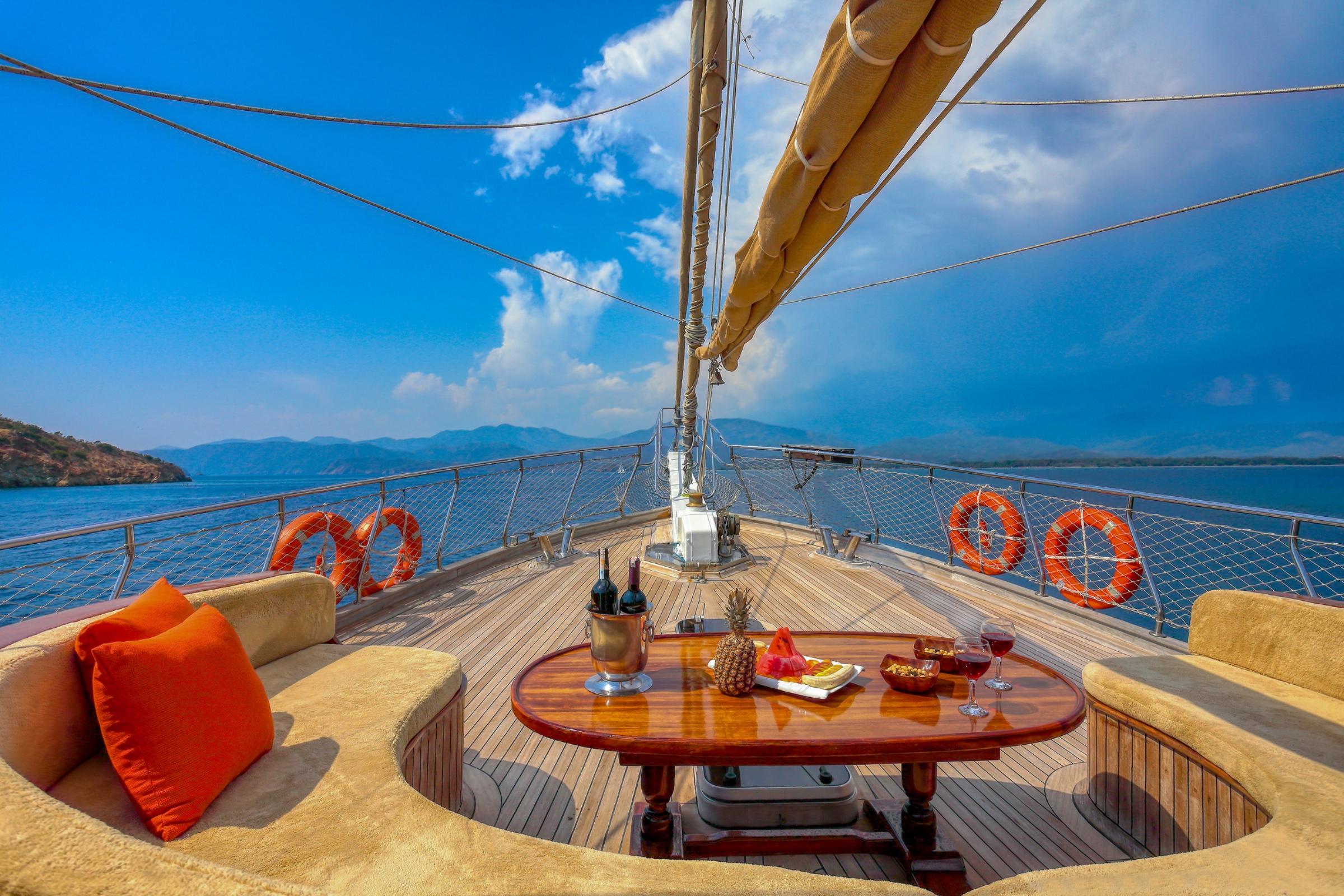 Su Sesi gulet amenities exterior deck in Türkiye