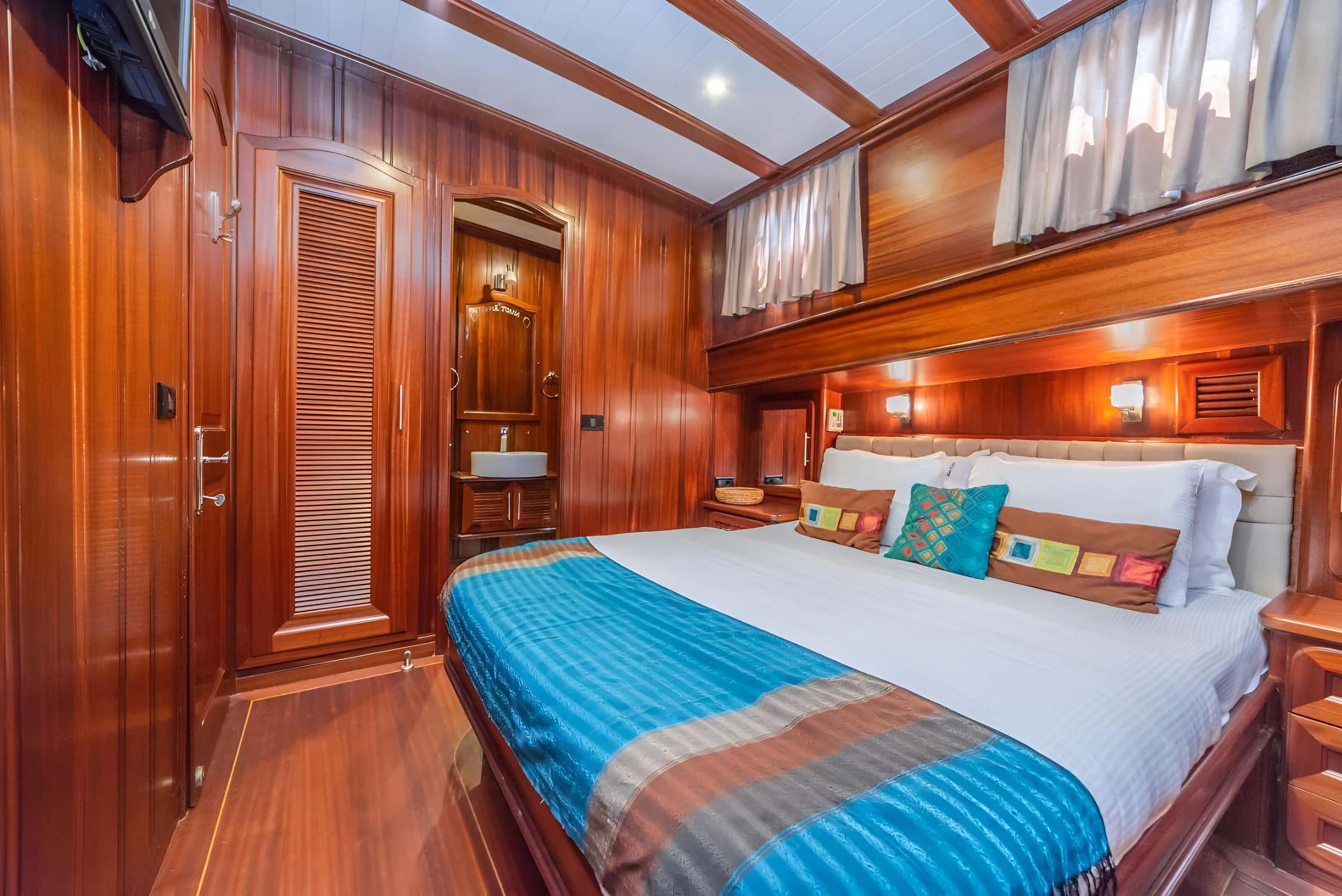 Sema Tuana gulet accommodation interior cabin in Türkiye