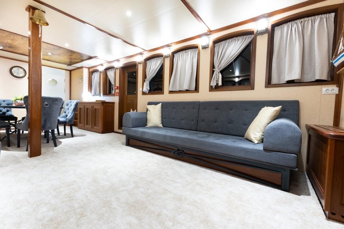 Gallant gulet amenities exterior deck in Croatia