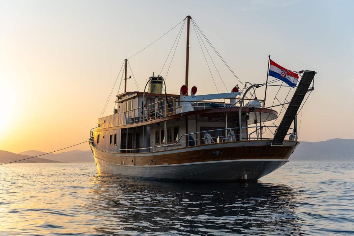 Gallant gulet amenities exterior deck in Croatia