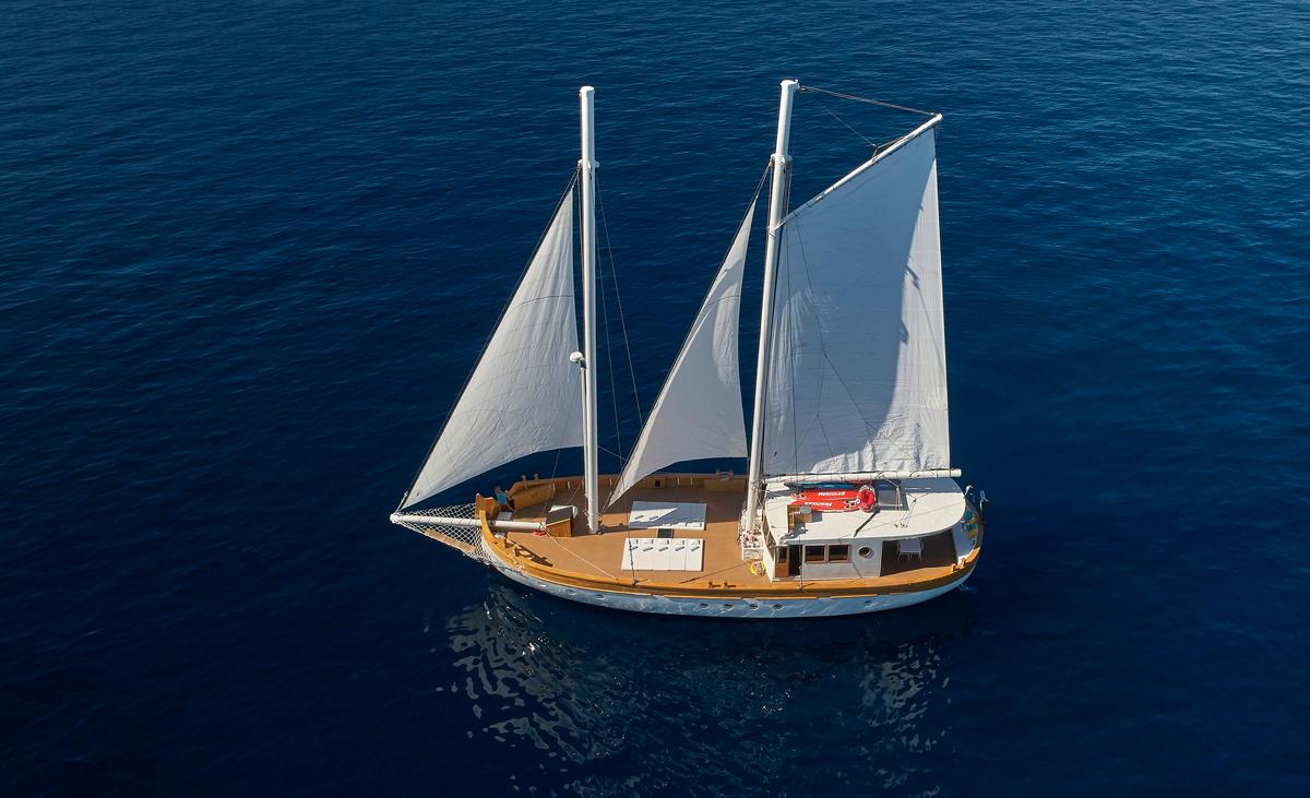 Green Ray gulet aerial view in Croatia