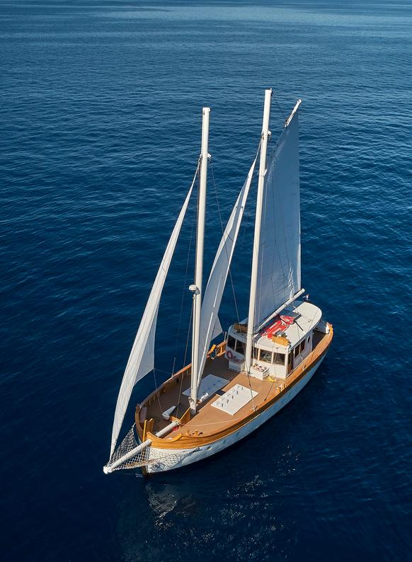 Green Ray gulet aerial view in Croatia