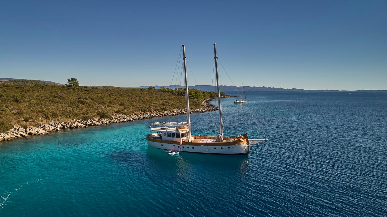 Green Ray gulet amenities exterior deck in Croatia