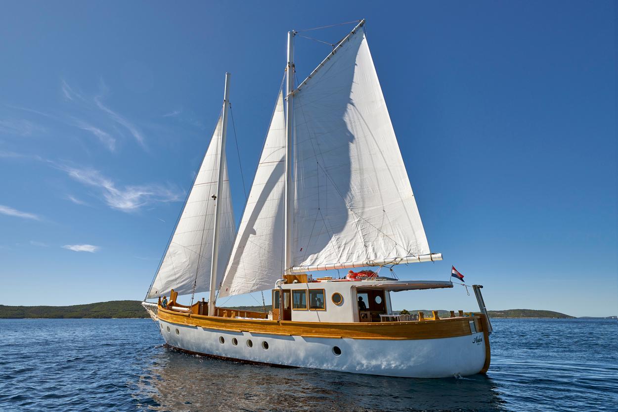 Green Ray gulet amenities exterior deck in Croatia