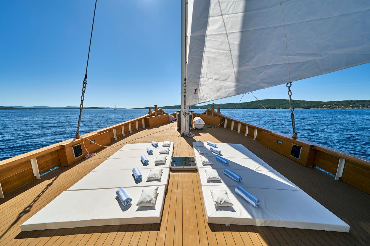 Green Ray gulet amenities exterior deck in Croatia