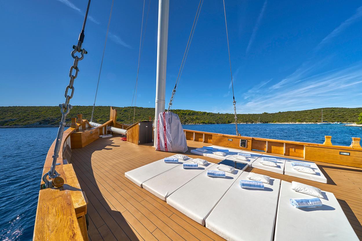 Green Ray gulet amenities exterior deck in Croatia