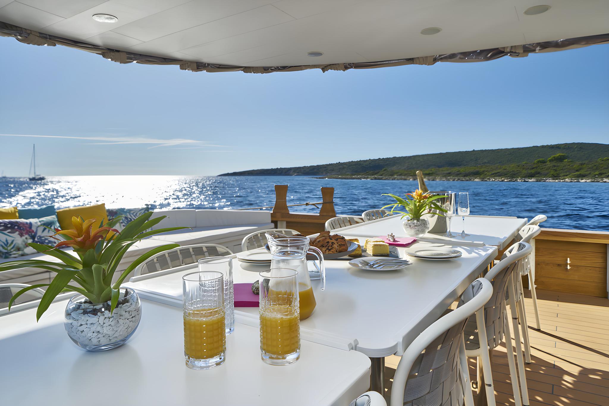 Green Ray gulet amenities lifestyle dining in Croatia