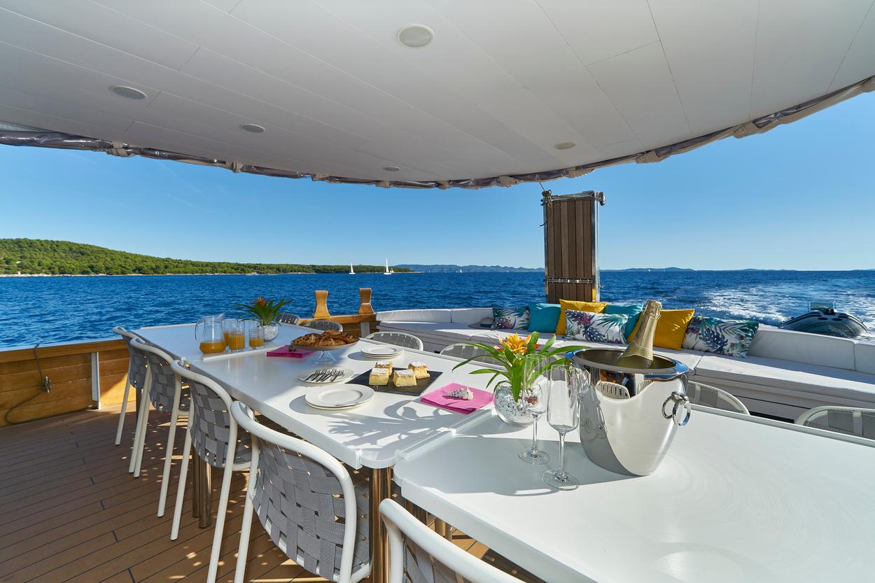 Green Ray gulet amenities lifestyle dining in Croatia