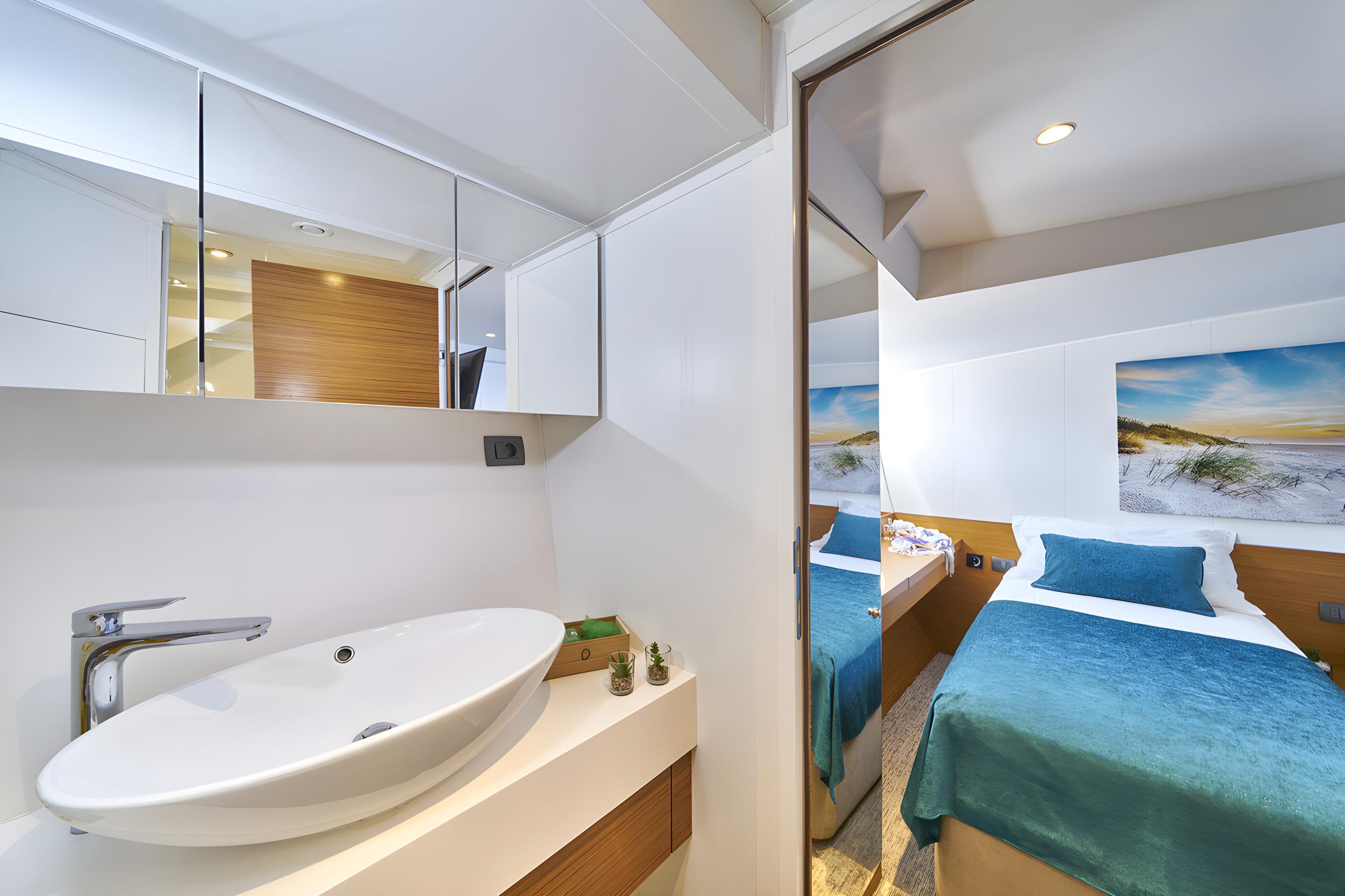 Green Ray gulet accommodation interior cabin in Croatia