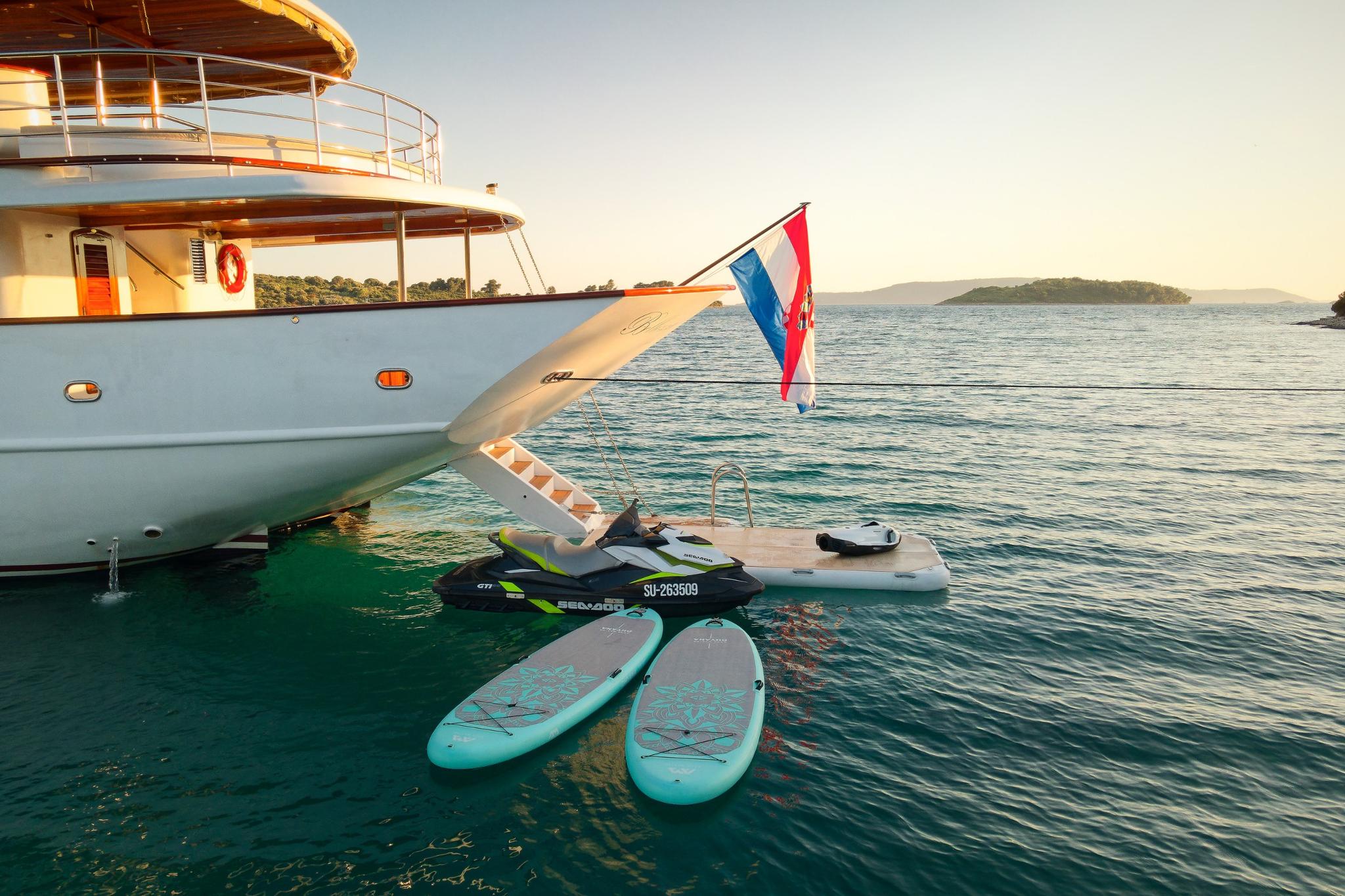 Bellezza gulet amenities lifestyle dining in Croatia