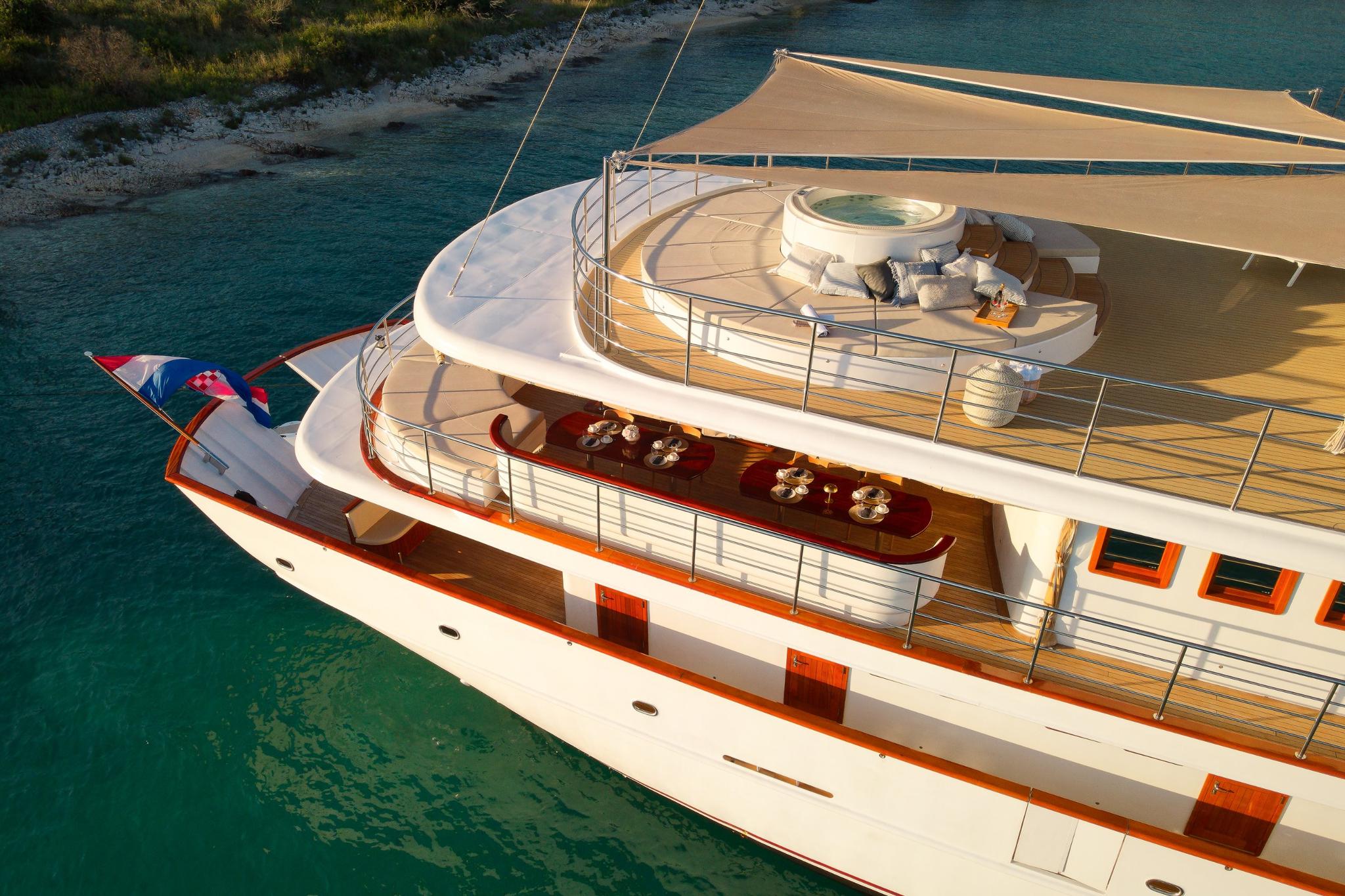 Bellezza gulet amenities exterior deck in Croatia