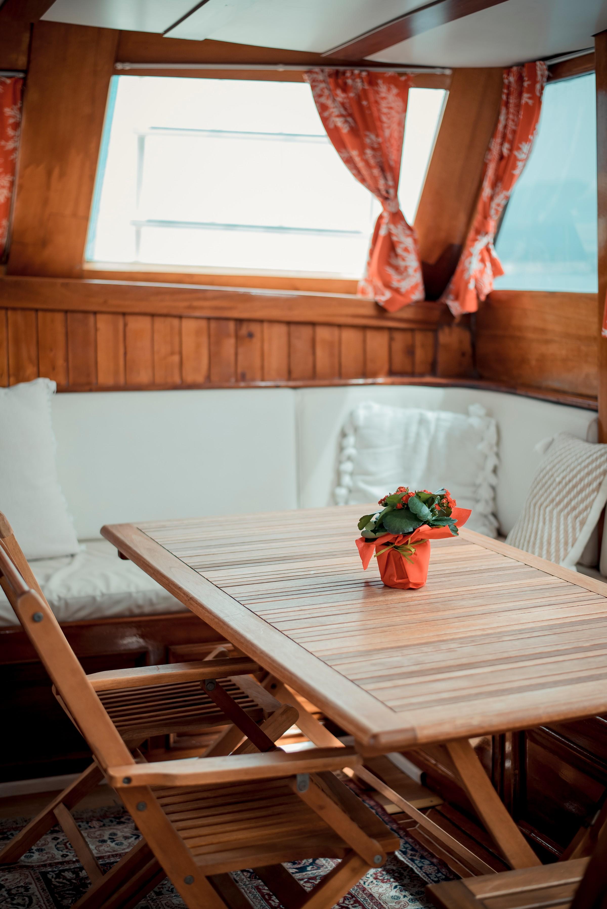 Kaptan Yilmaz II gulet amenities interior cabin in Italy