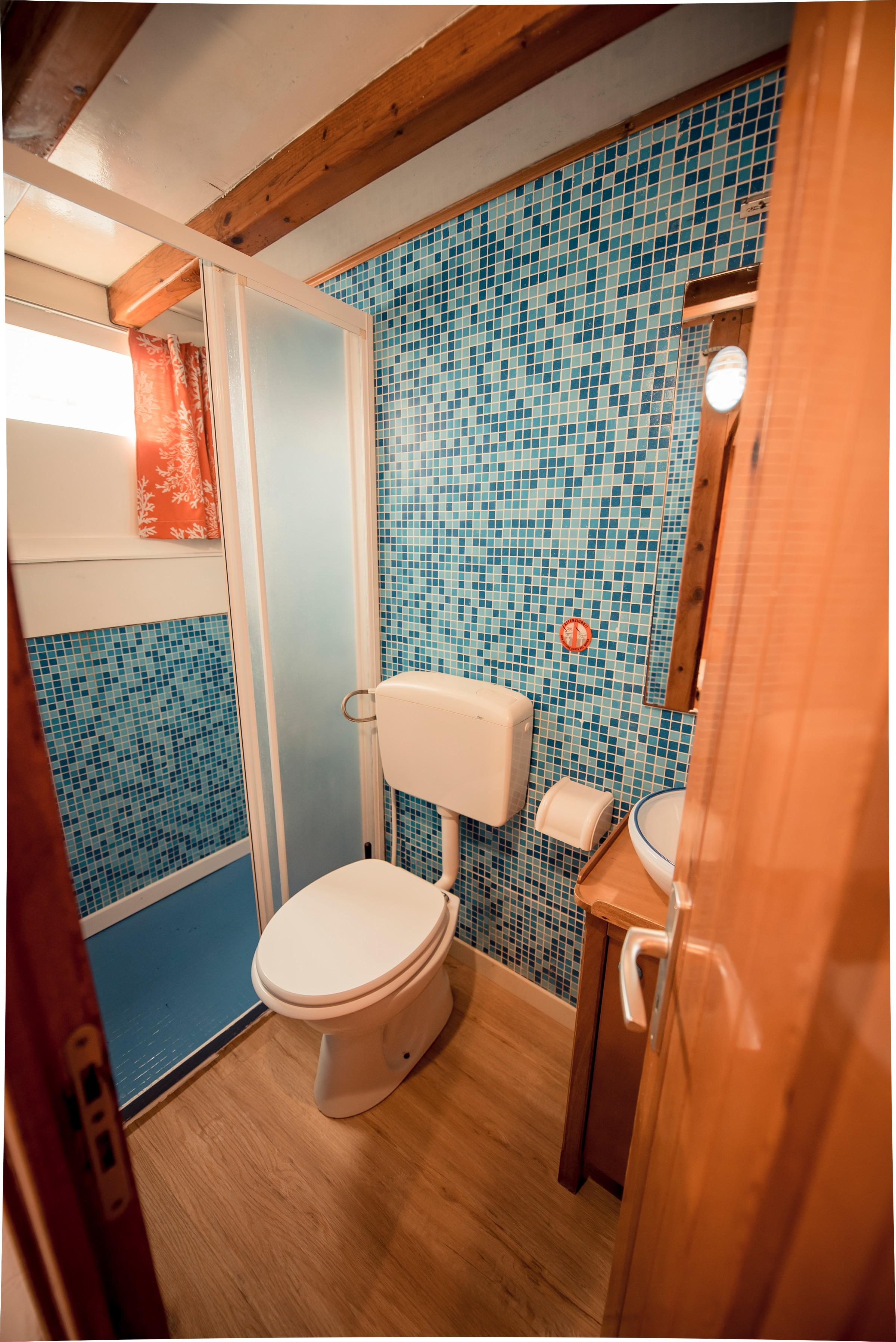Kaptan Yilmaz II gulet accommodation interior cabin in Italy