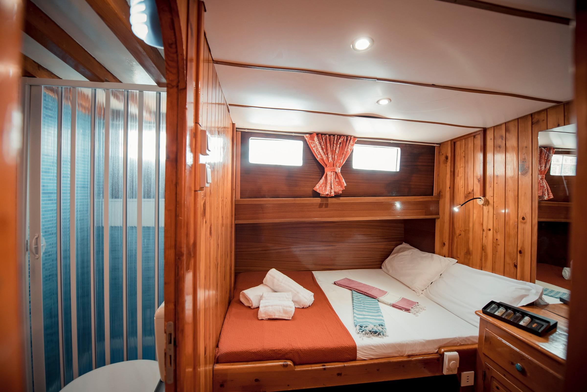 Kaptan Yilmaz II gulet accommodation interior cabin in Italy