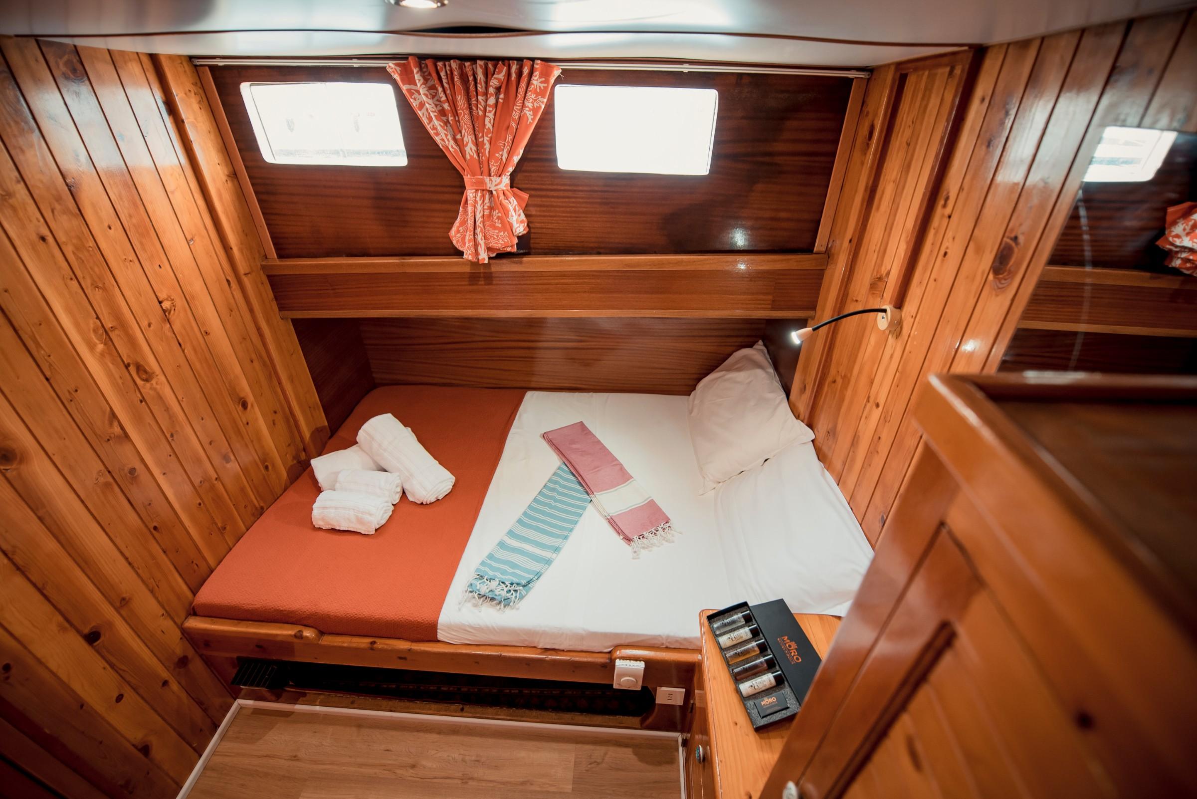 Kaptan Yilmaz II gulet accommodation interior cabin in Italy
