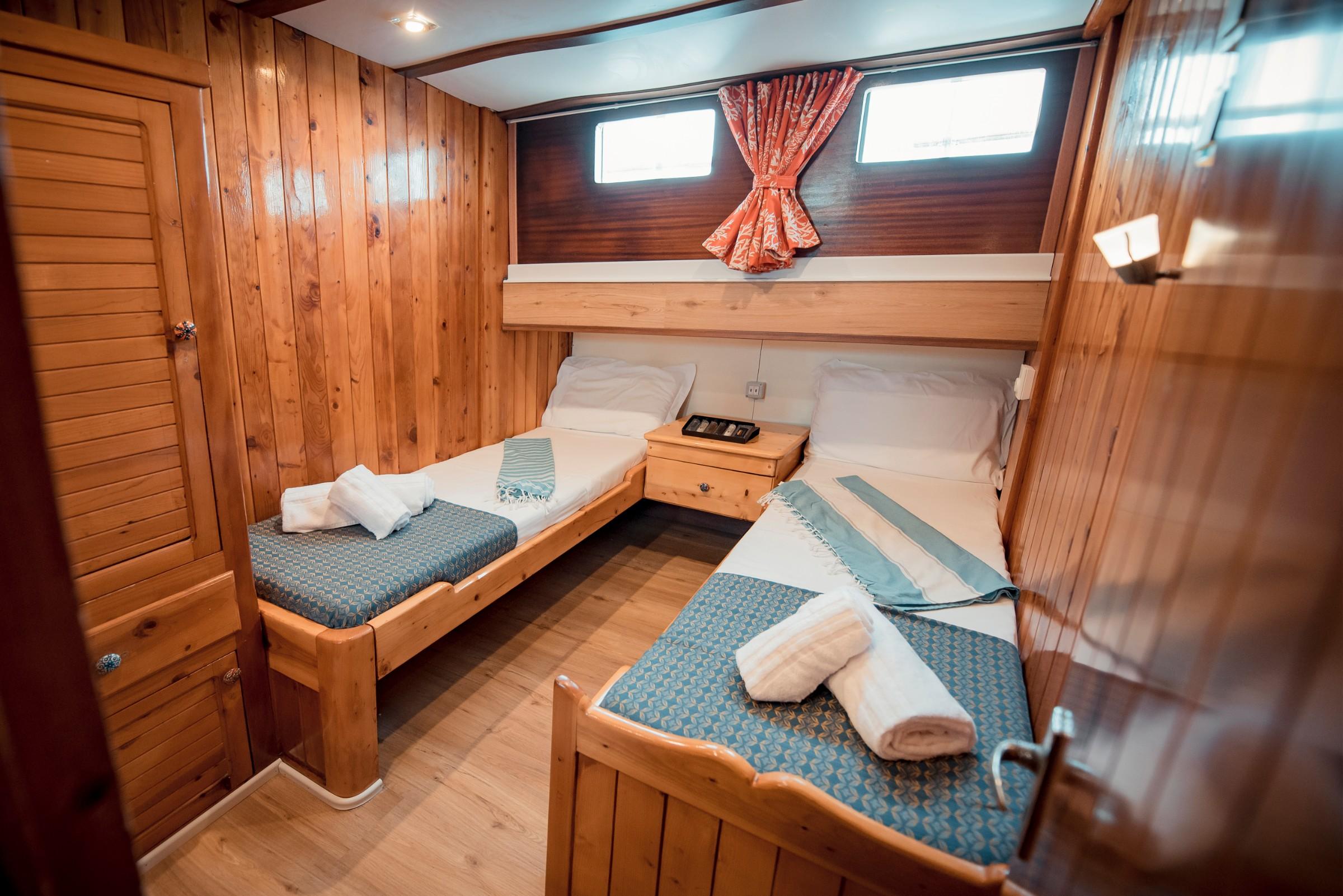 Kaptan Yilmaz II gulet accommodation interior cabin in Italy