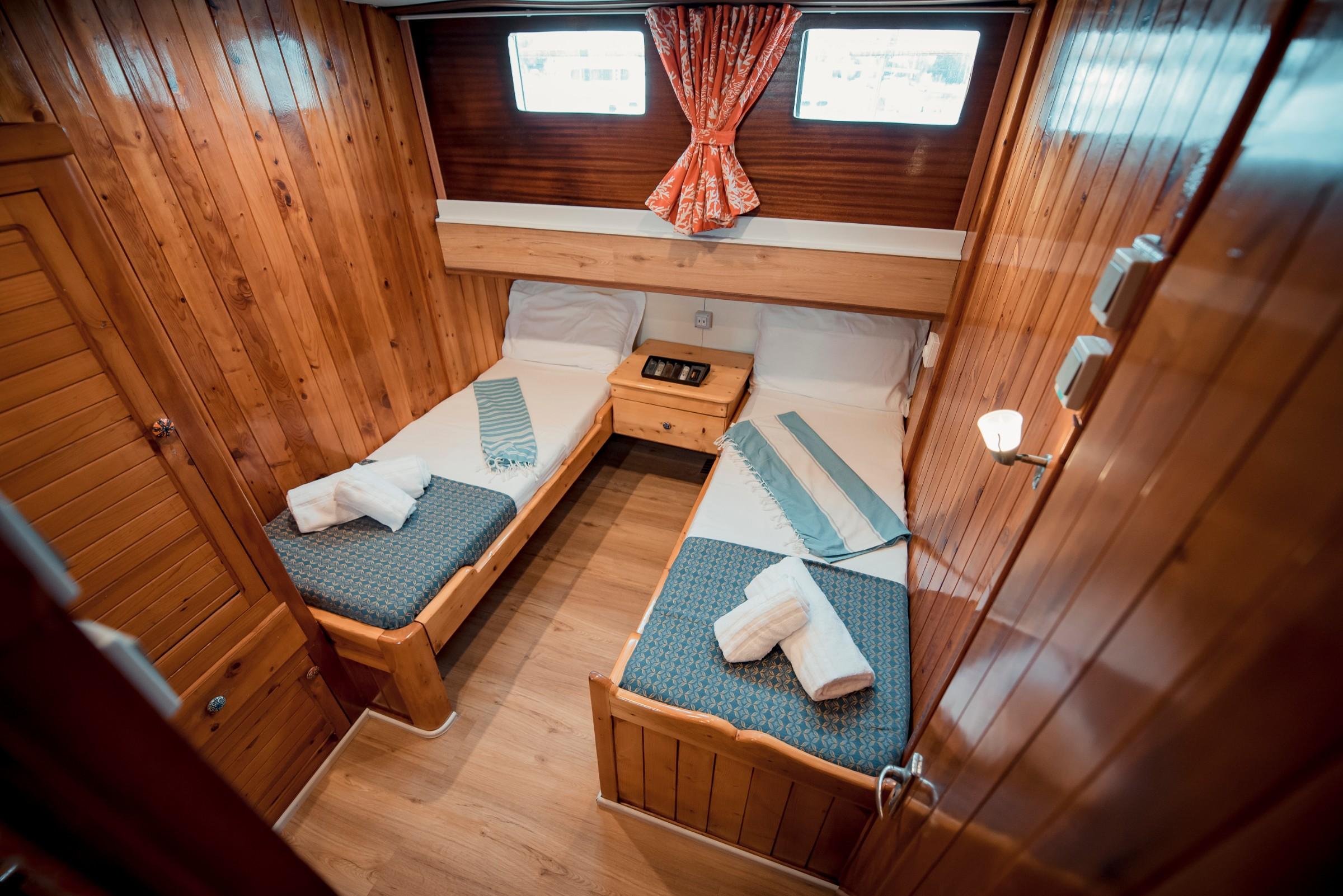 Kaptan Yilmaz II gulet accommodation interior cabin in Italy