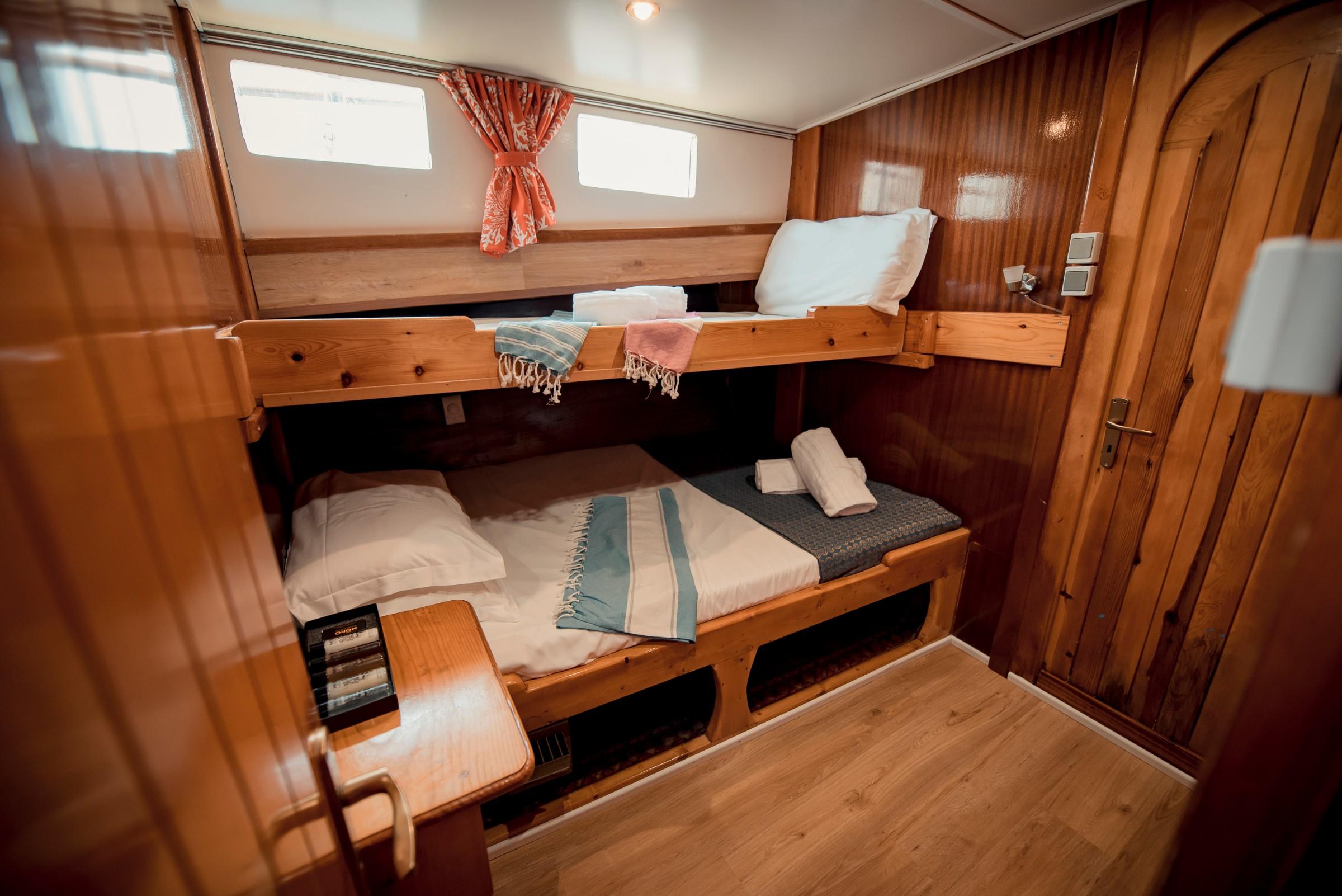 Kaptan Yilmaz II gulet accommodation interior cabin in Italy