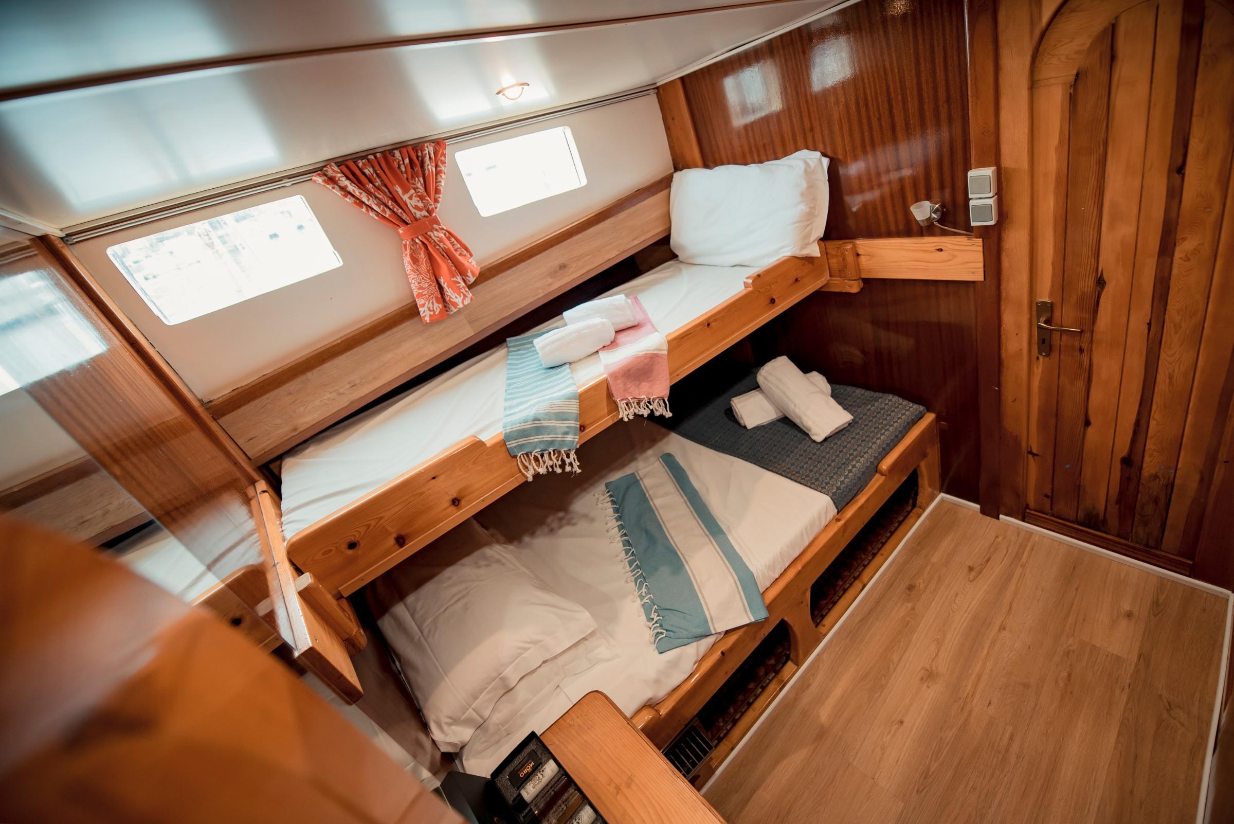 Kaptan Yilmaz II gulet accommodation interior cabin in Italy