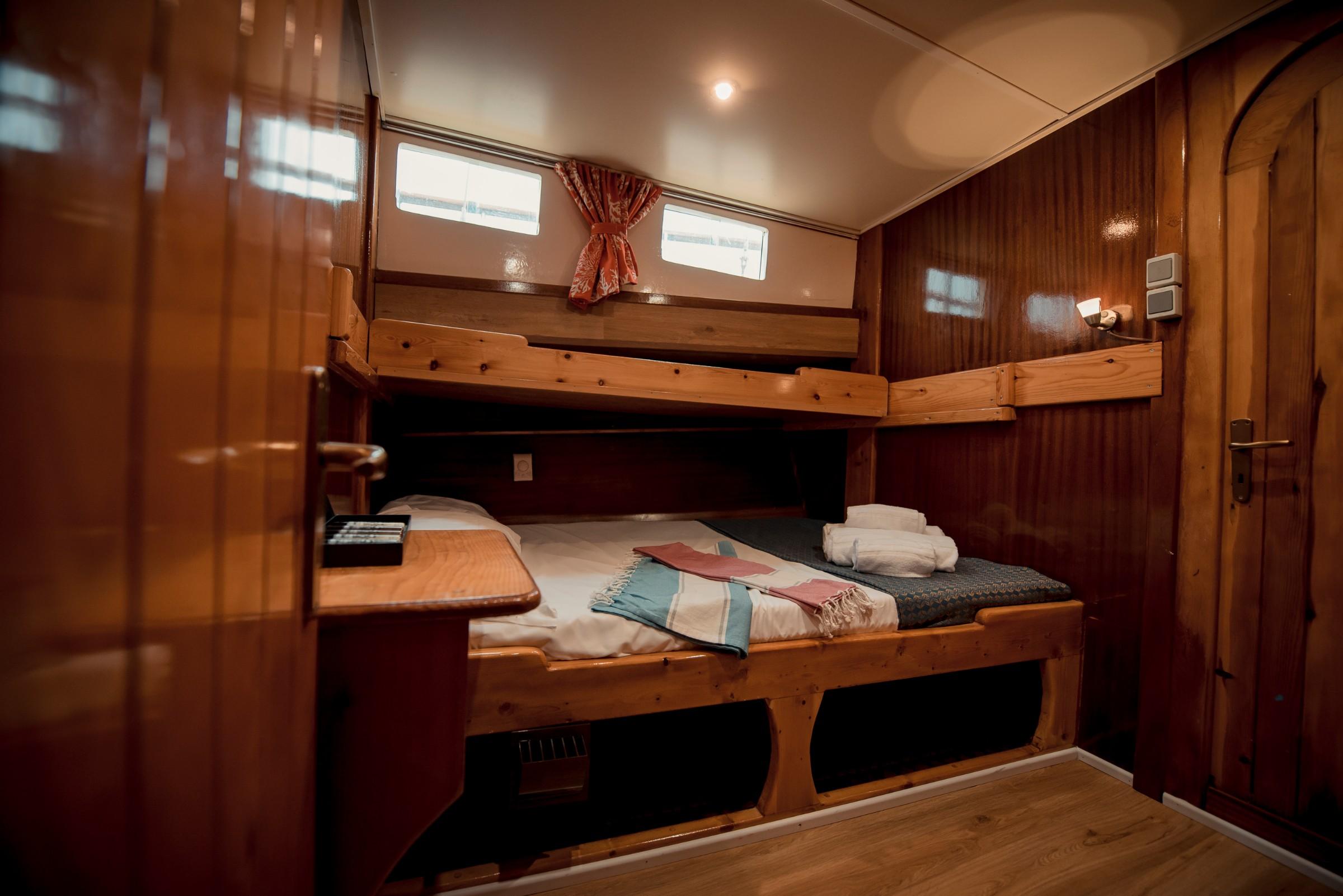 Kaptan Yilmaz II gulet accommodation interior cabin in Italy