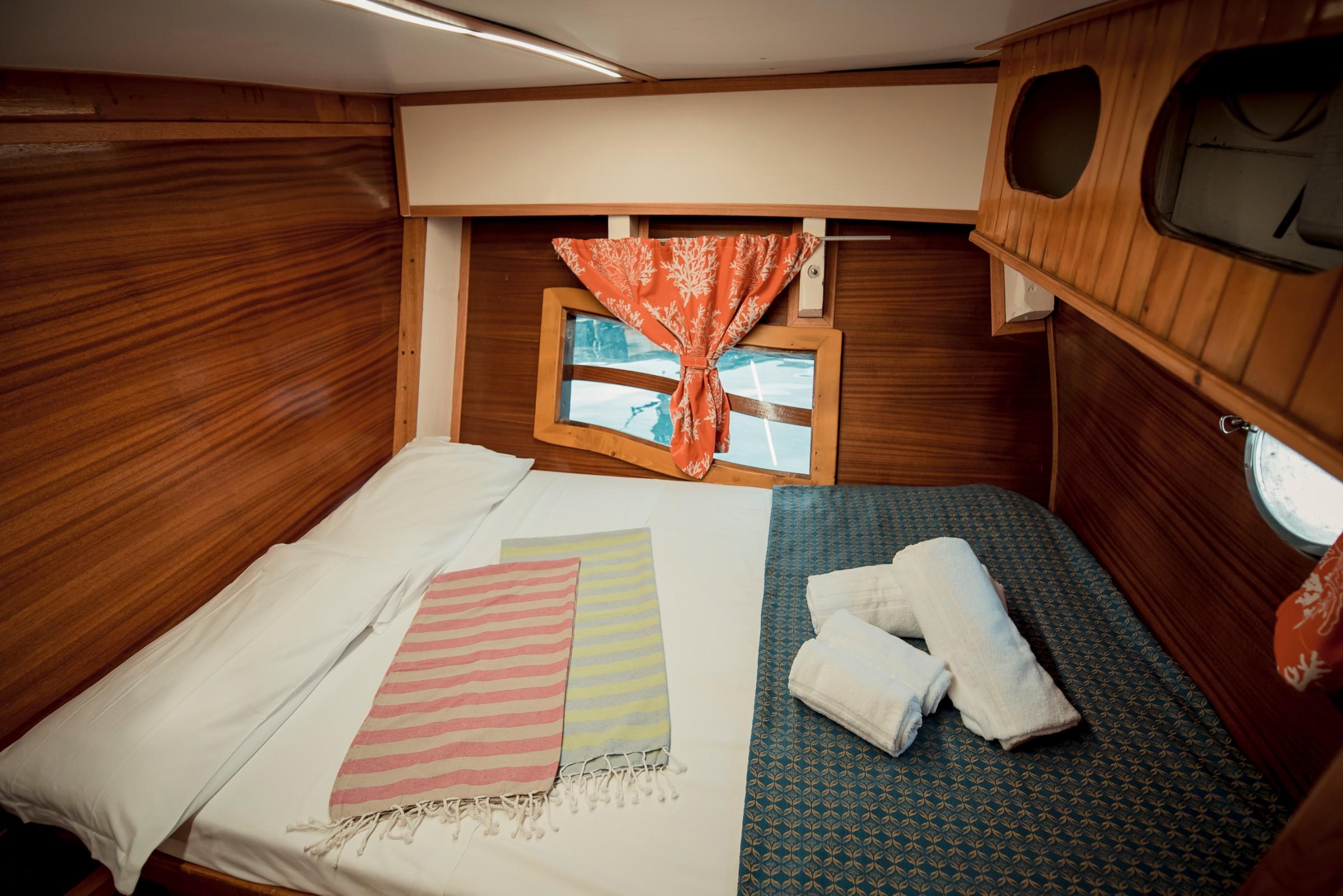 Kaptan Yilmaz II gulet accommodation interior cabin in Italy