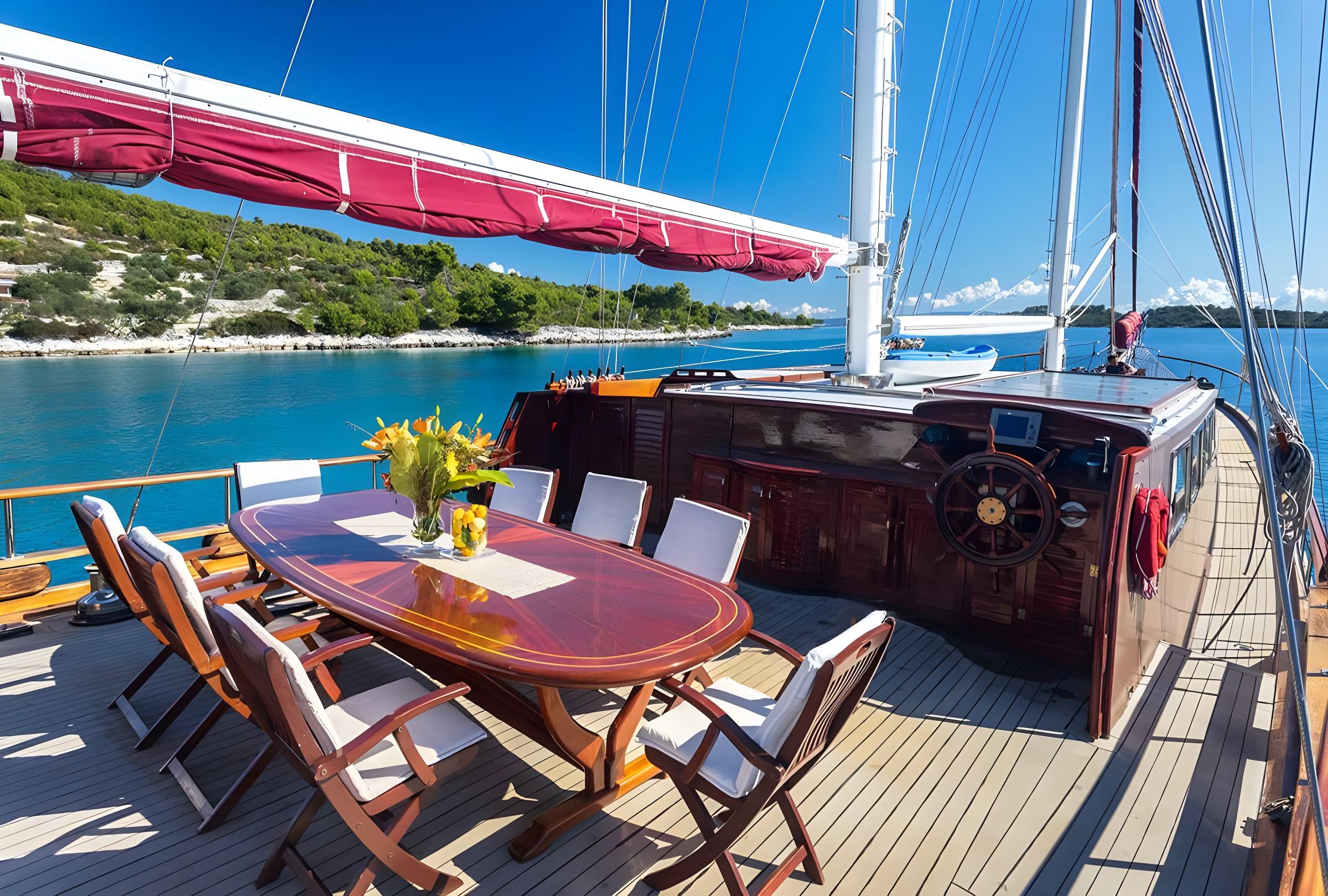 Nostra Vita gulet amenities exterior deck in Croatia
