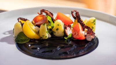 Aurum Sky gulet amenities lifestyle dining in Croatia